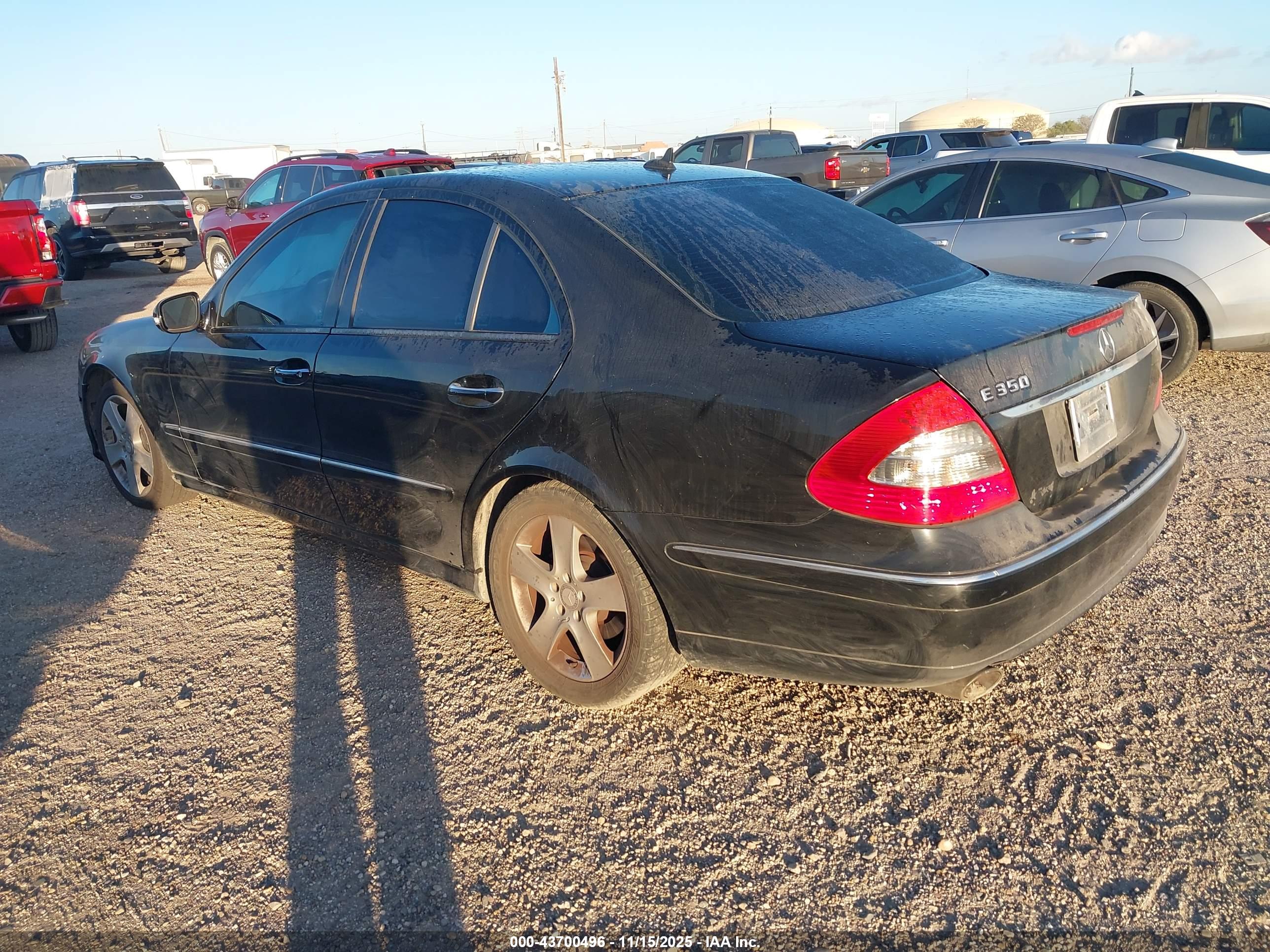 MERCEDES-BENZ E image 3
