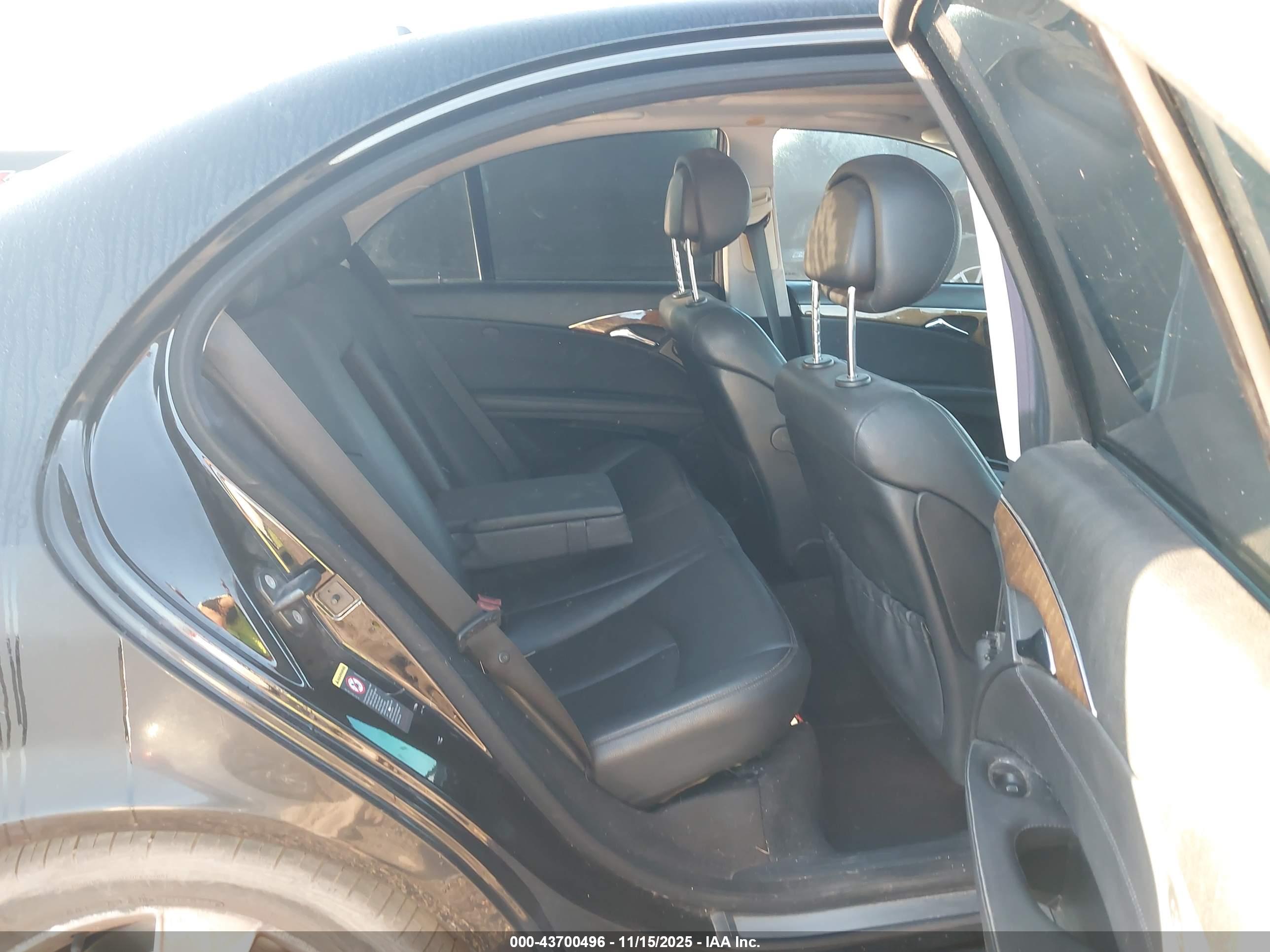 MERCEDES-BENZ E image 8