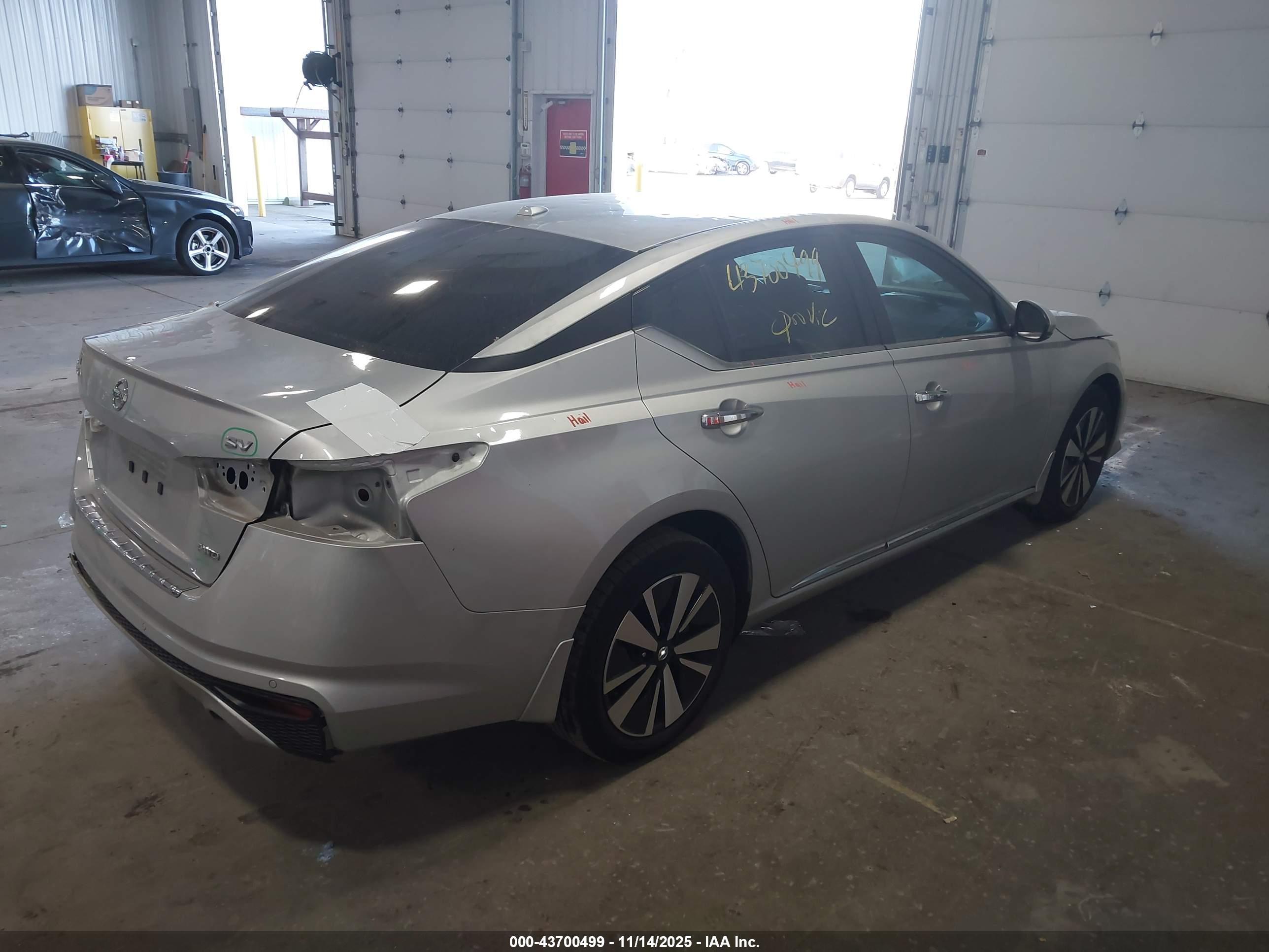 NISSAN ALTIMA image 4