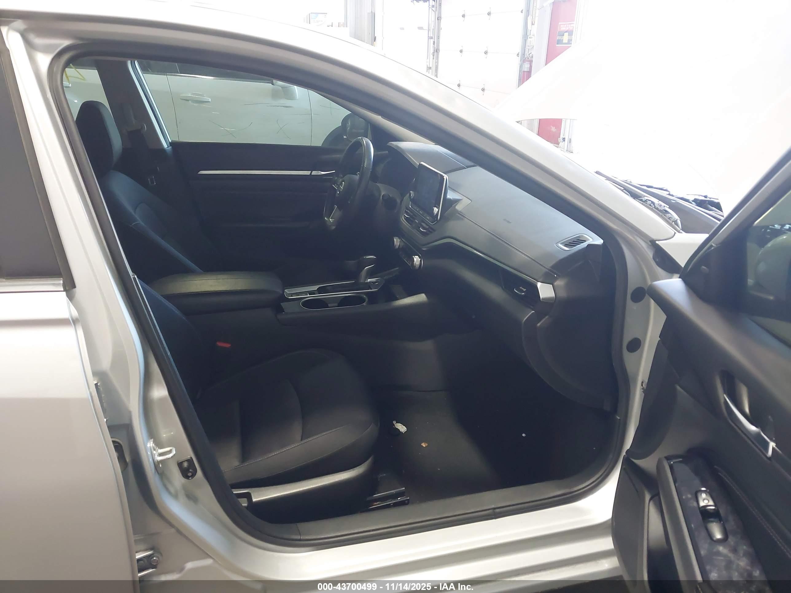 NISSAN ALTIMA image 5