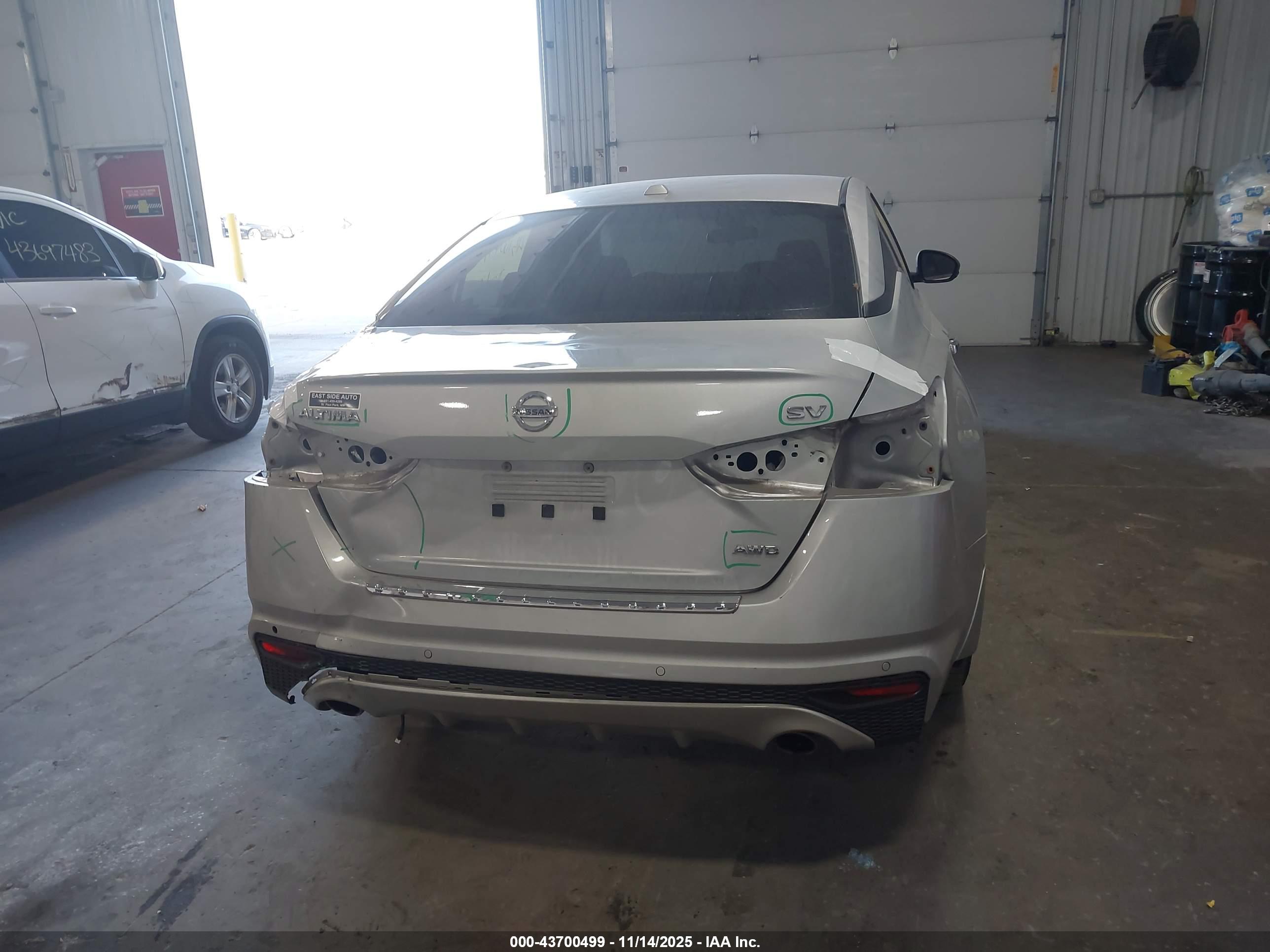 NISSAN ALTIMA image 6