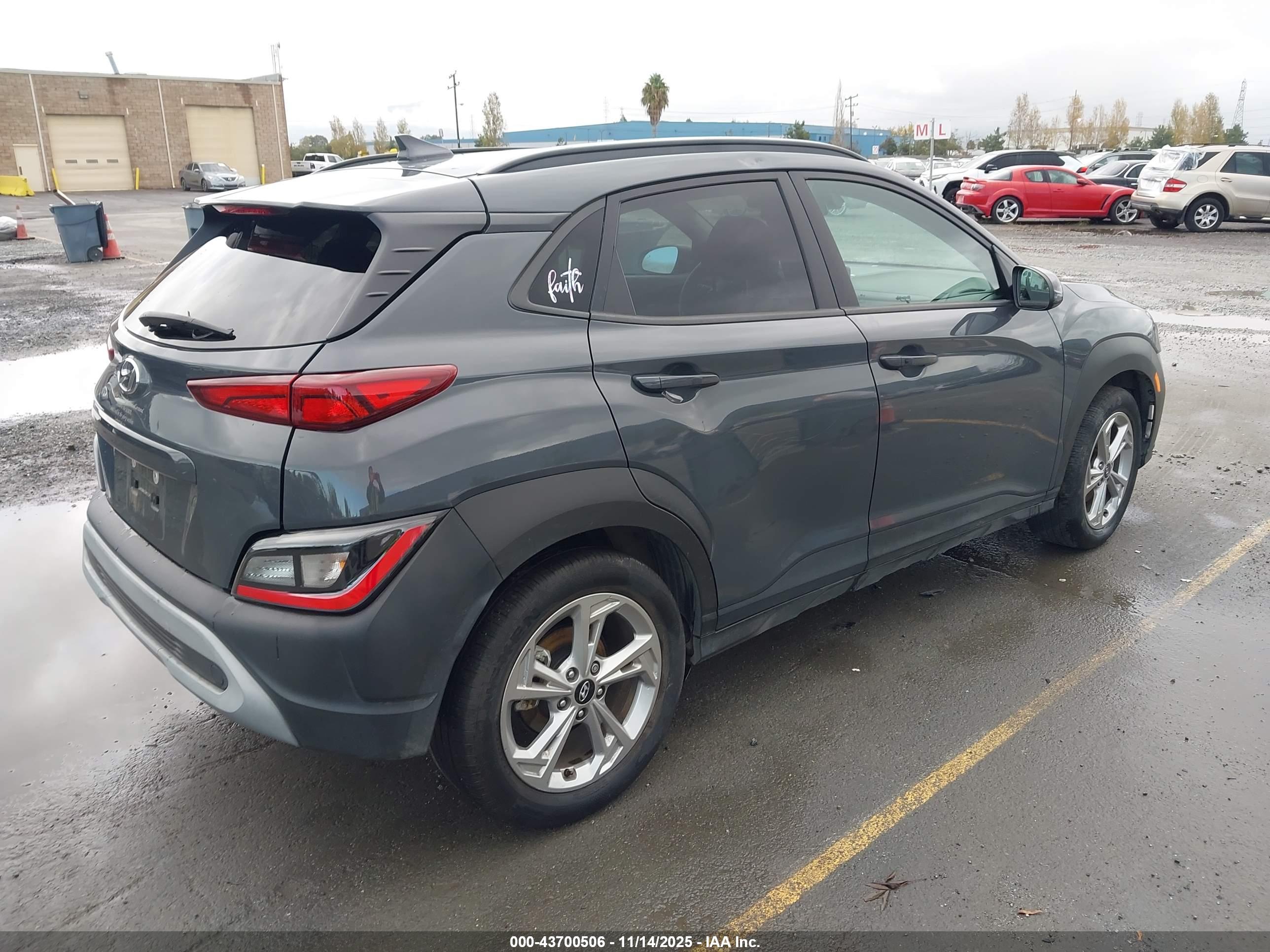 HYUNDAI KONA image 4