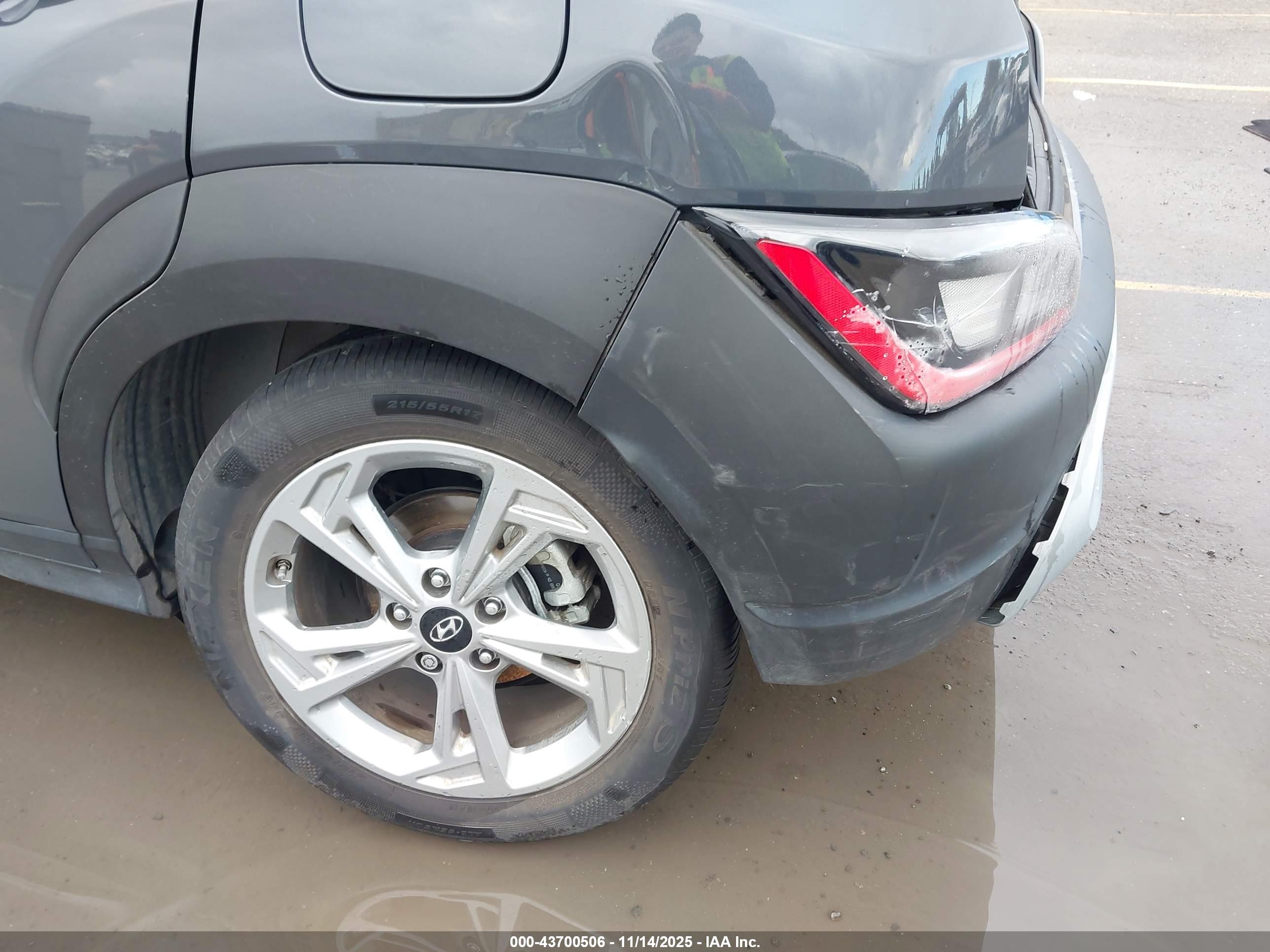 HYUNDAI KONA image 6