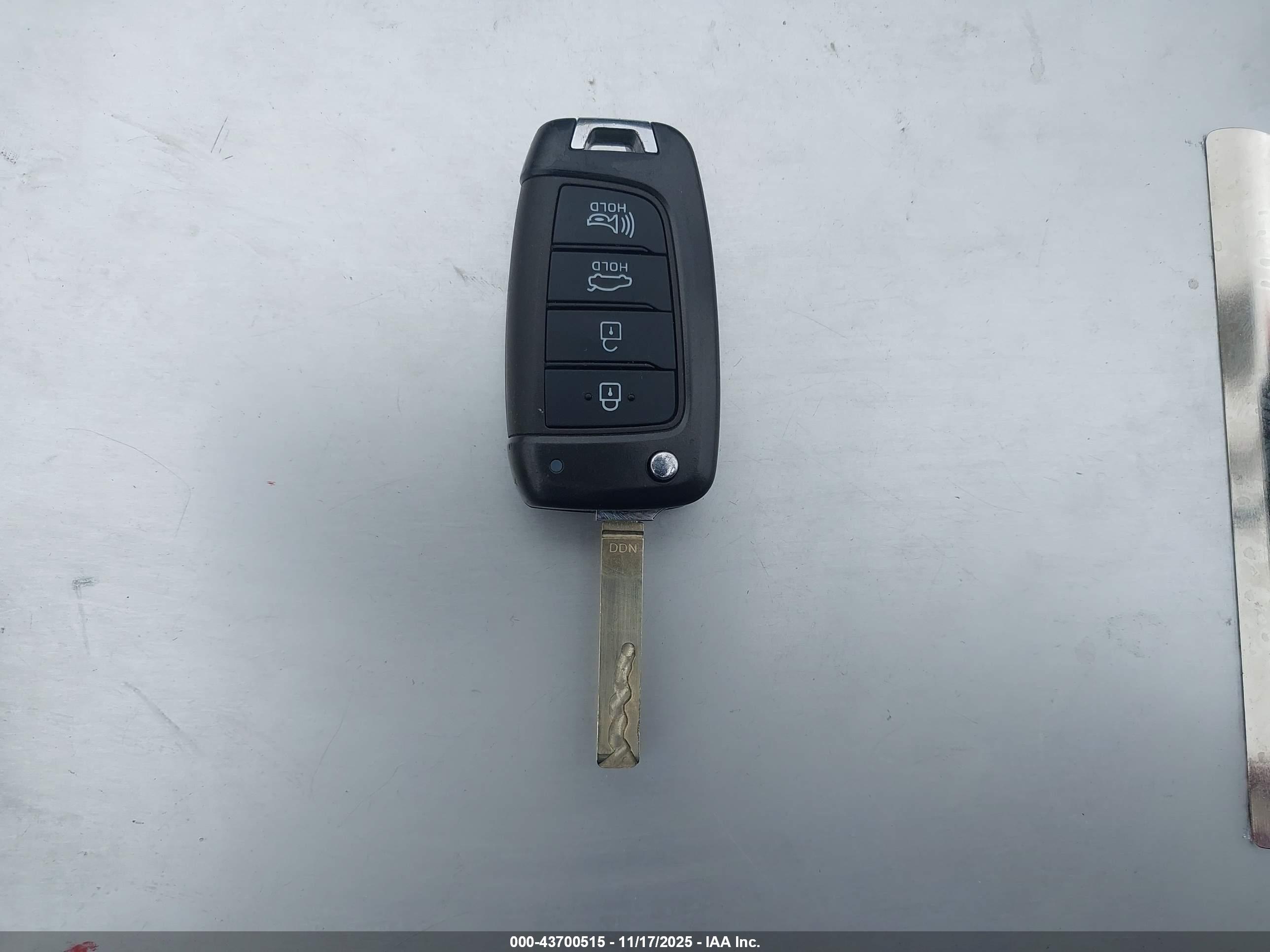HYUNDAI SONATA image 11