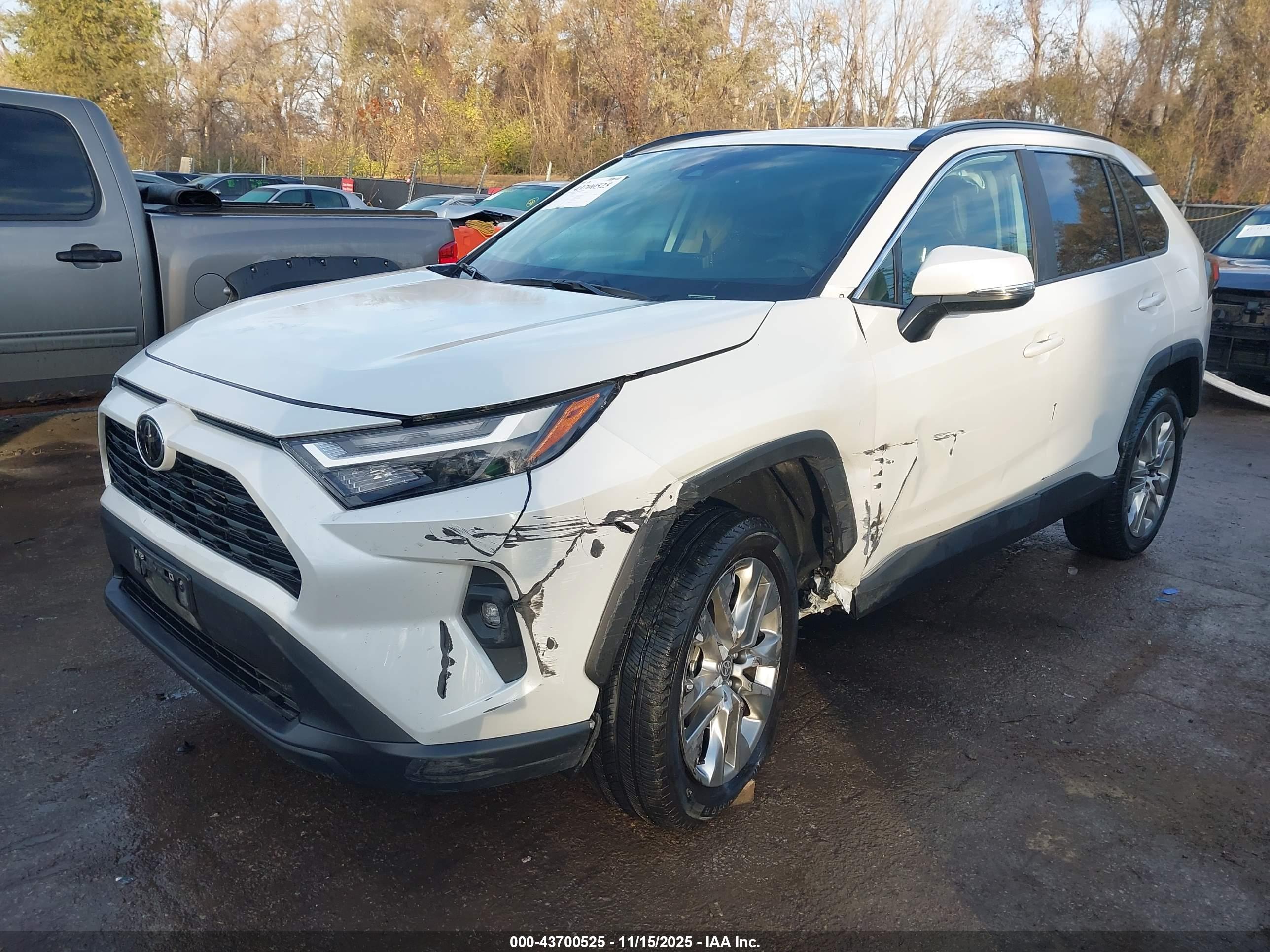 TOYOTA RAV4 image 2