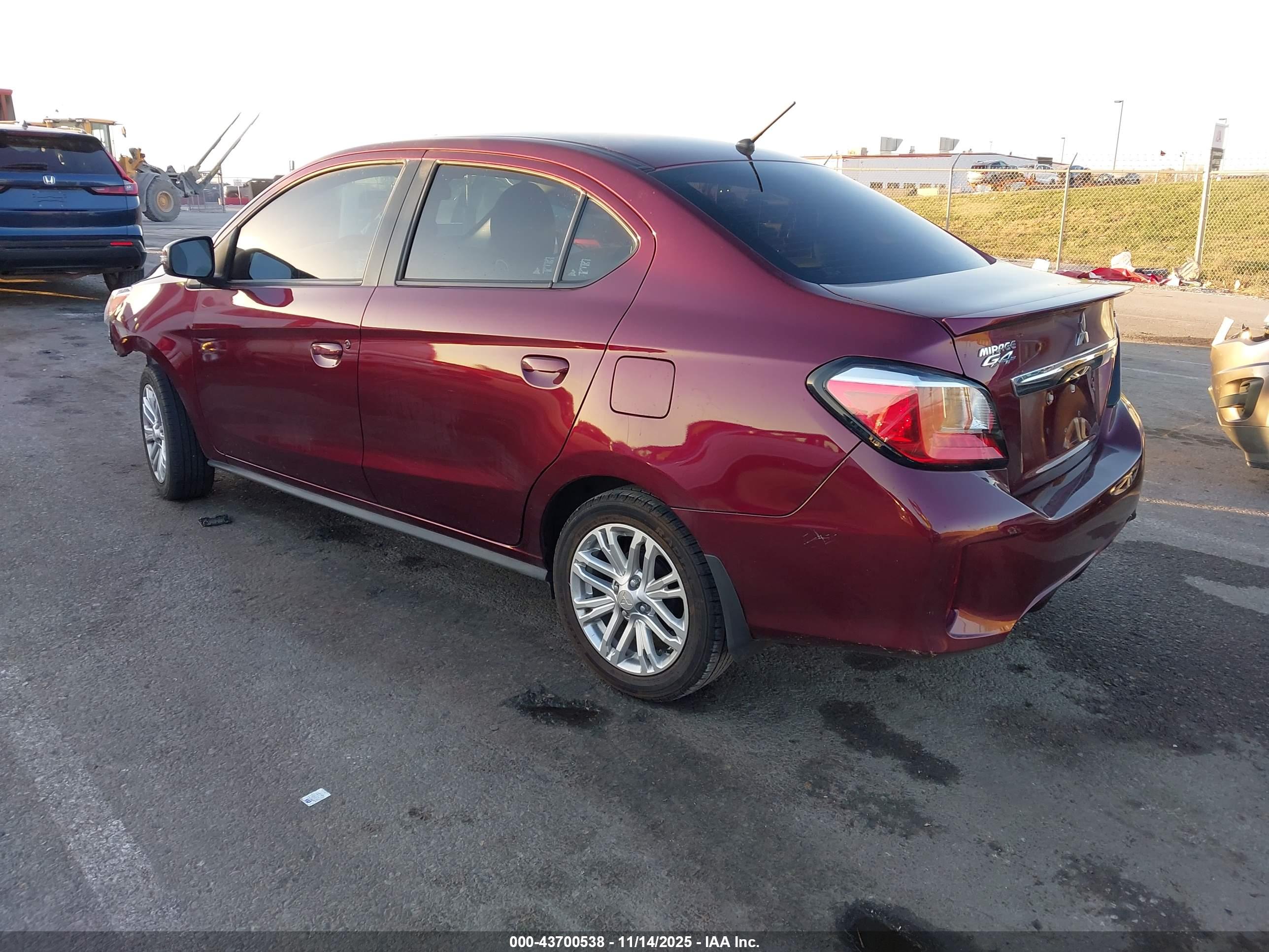 MITSUBISHI MIRAGE image 3