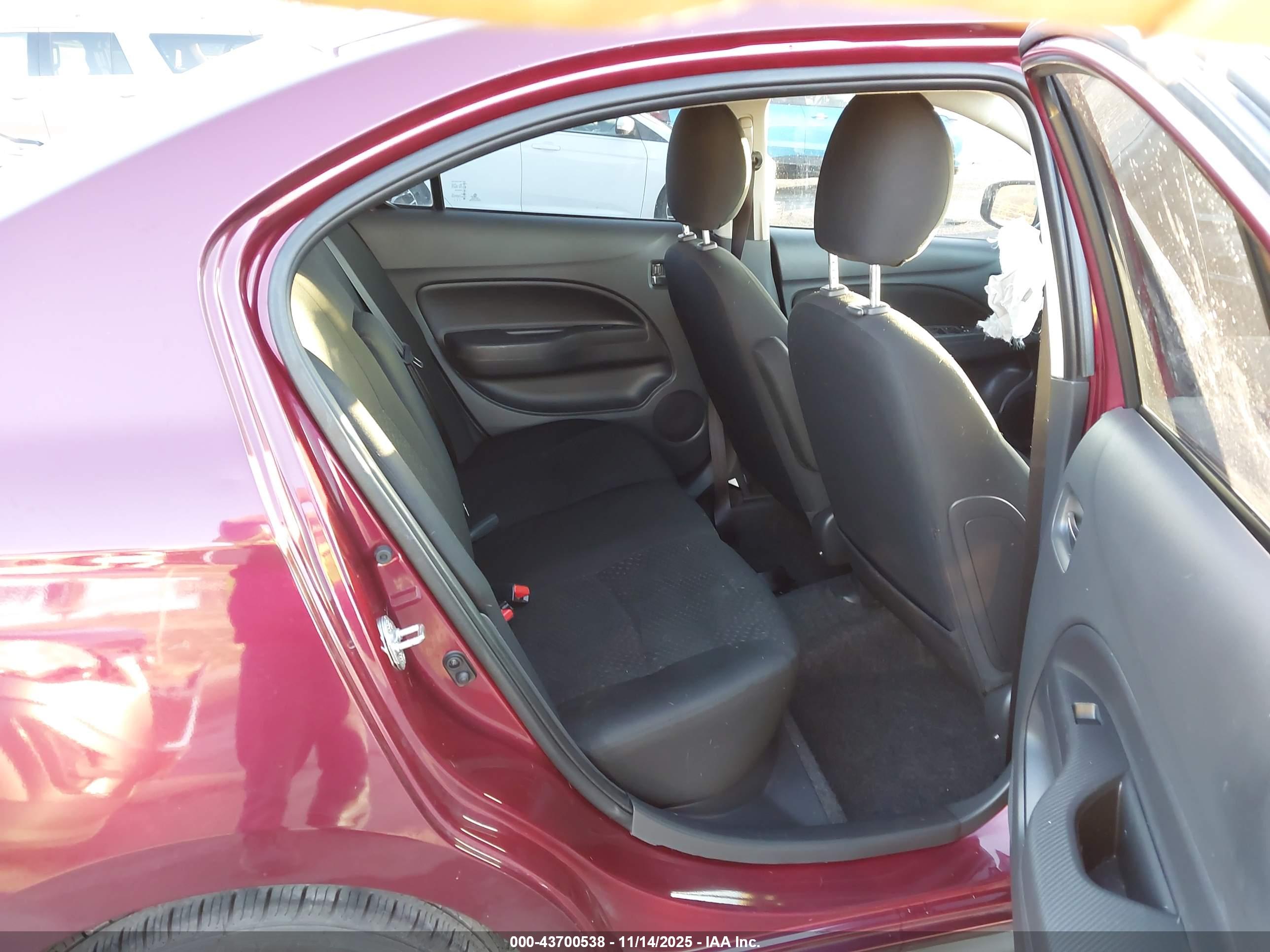 MITSUBISHI MIRAGE image 8