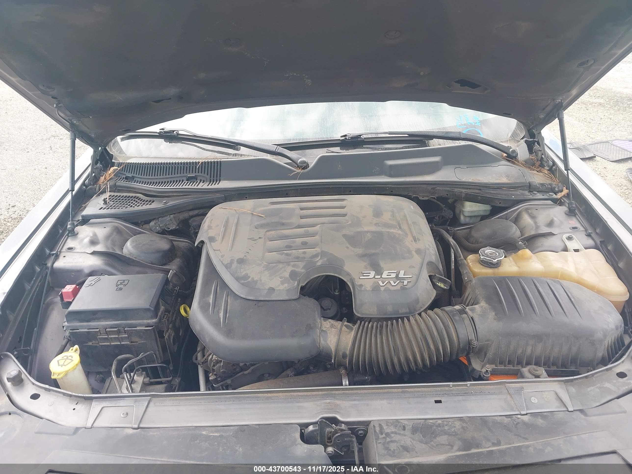 DODGE CHALLENGER image 10