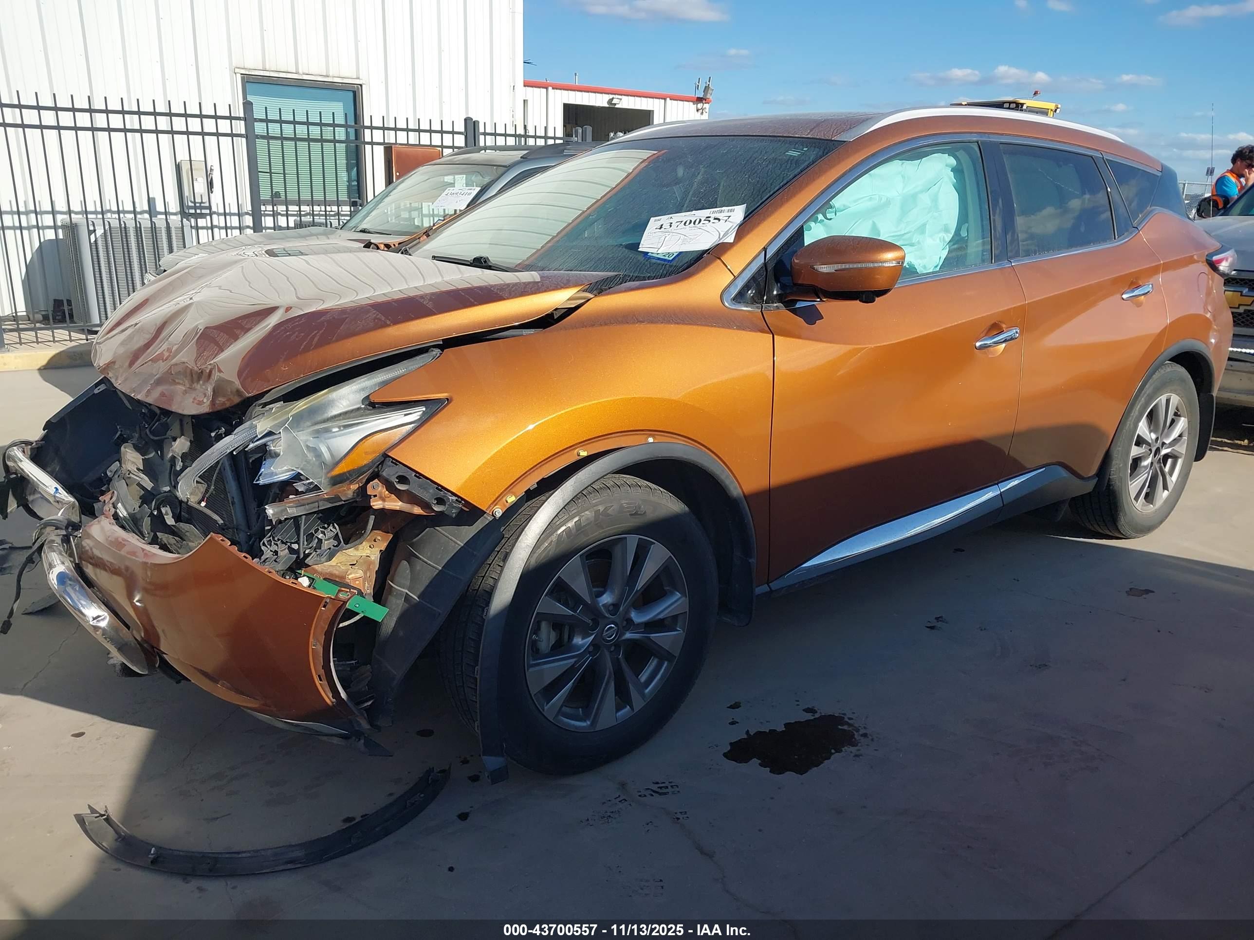 NISSAN MURANO image 2