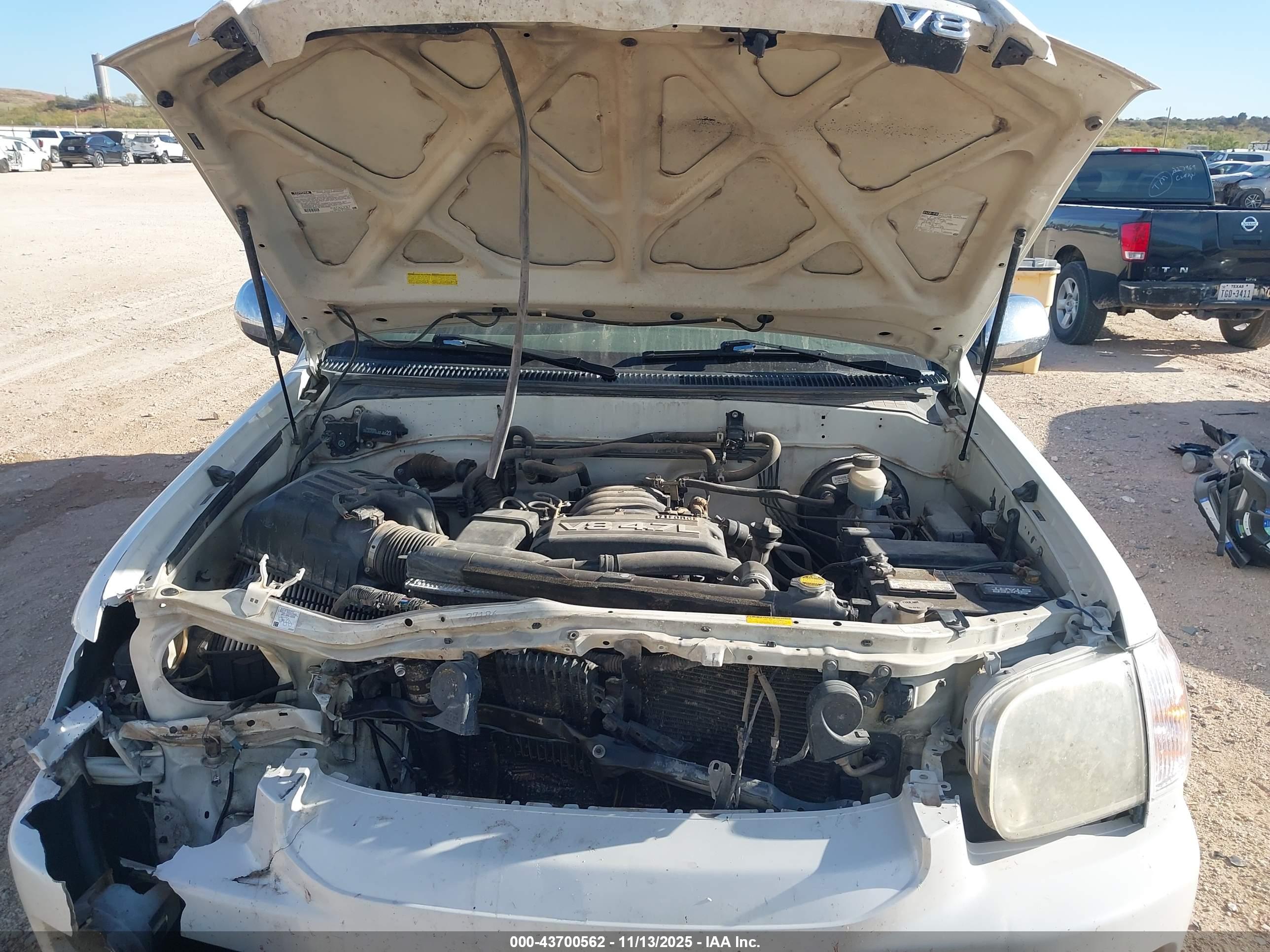 TOYOTA SEQUOIA image 10