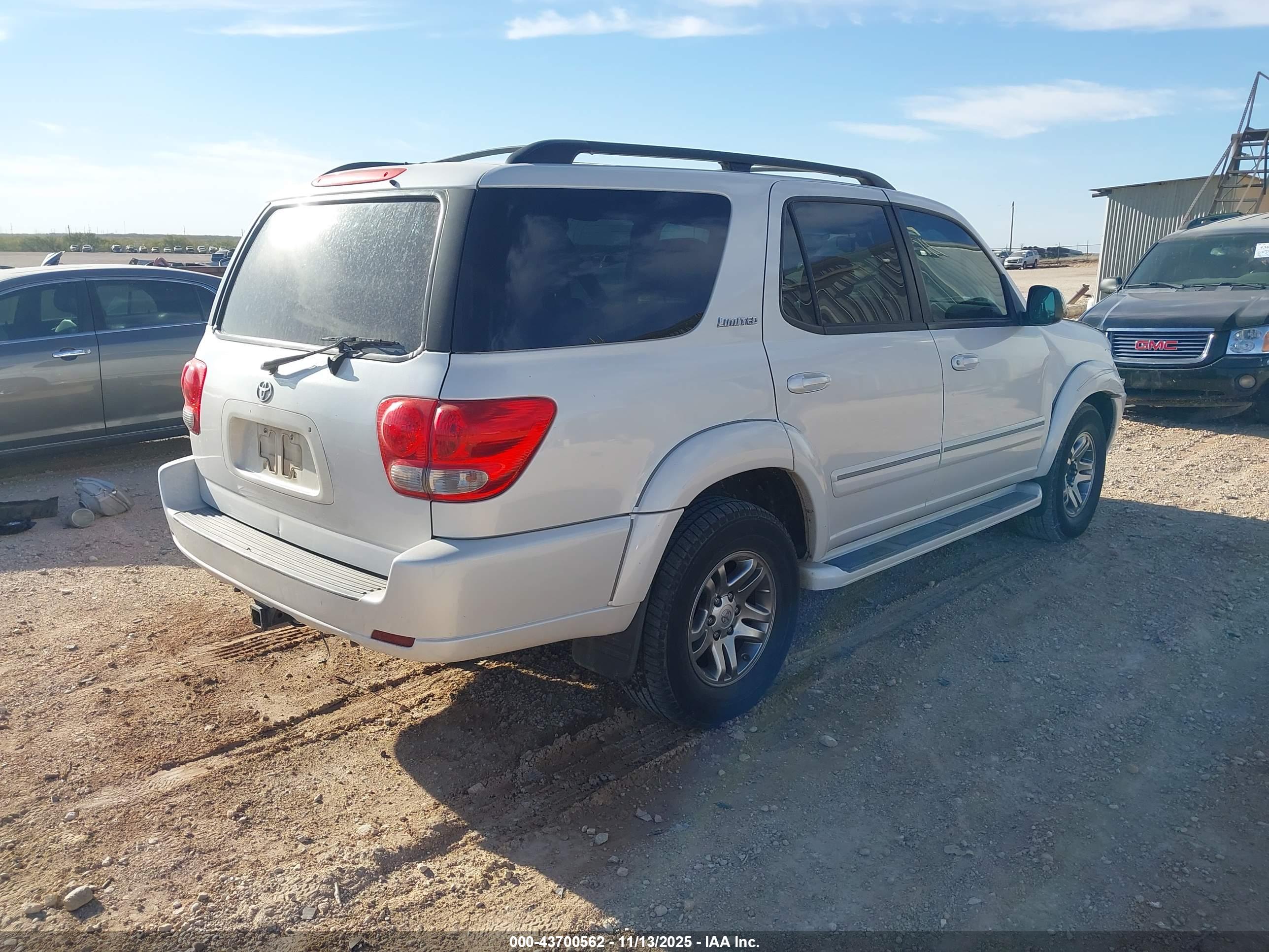 TOYOTA SEQUOIA image 4