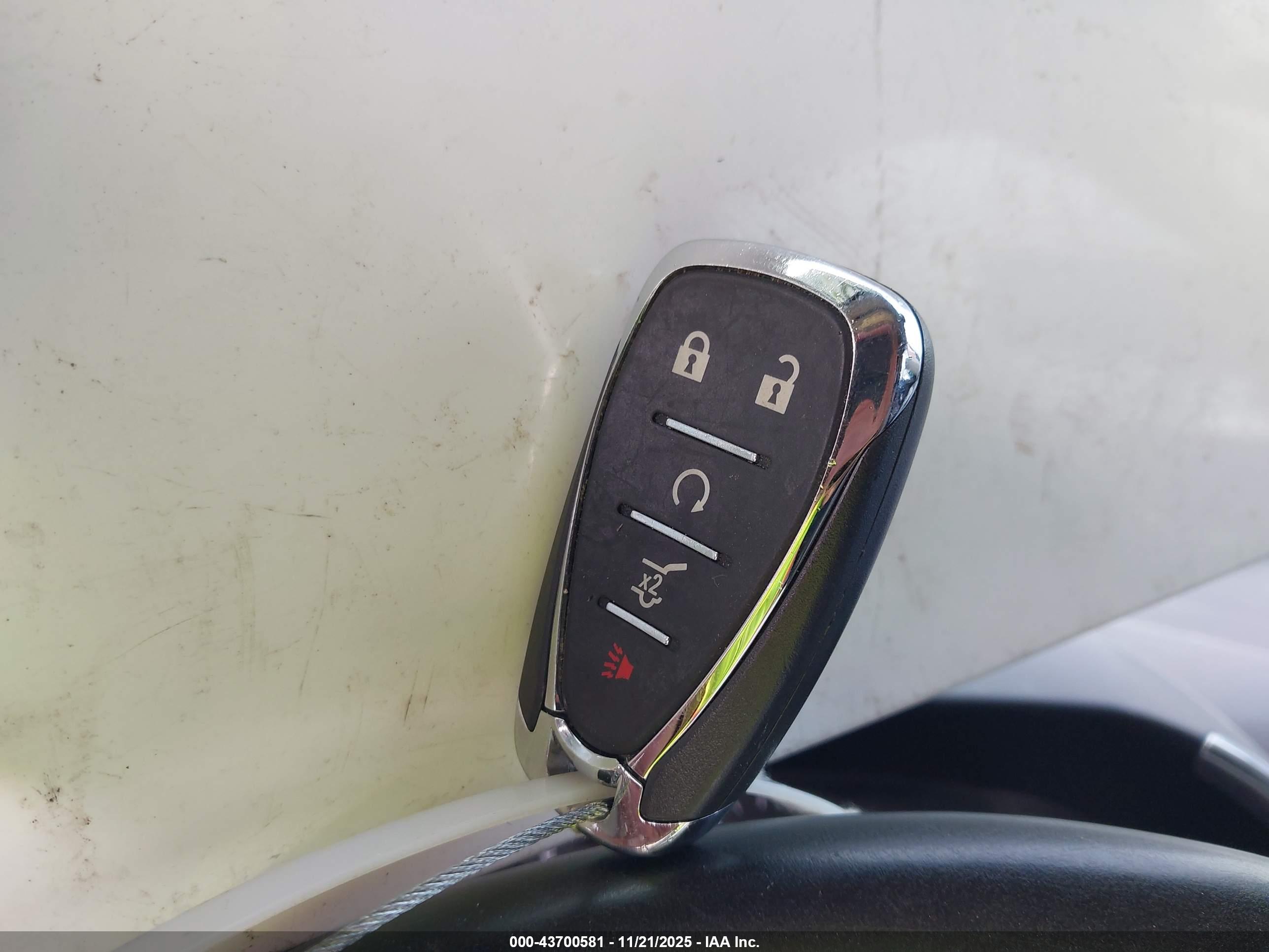 CHEVROLET EQUINOX image 11
