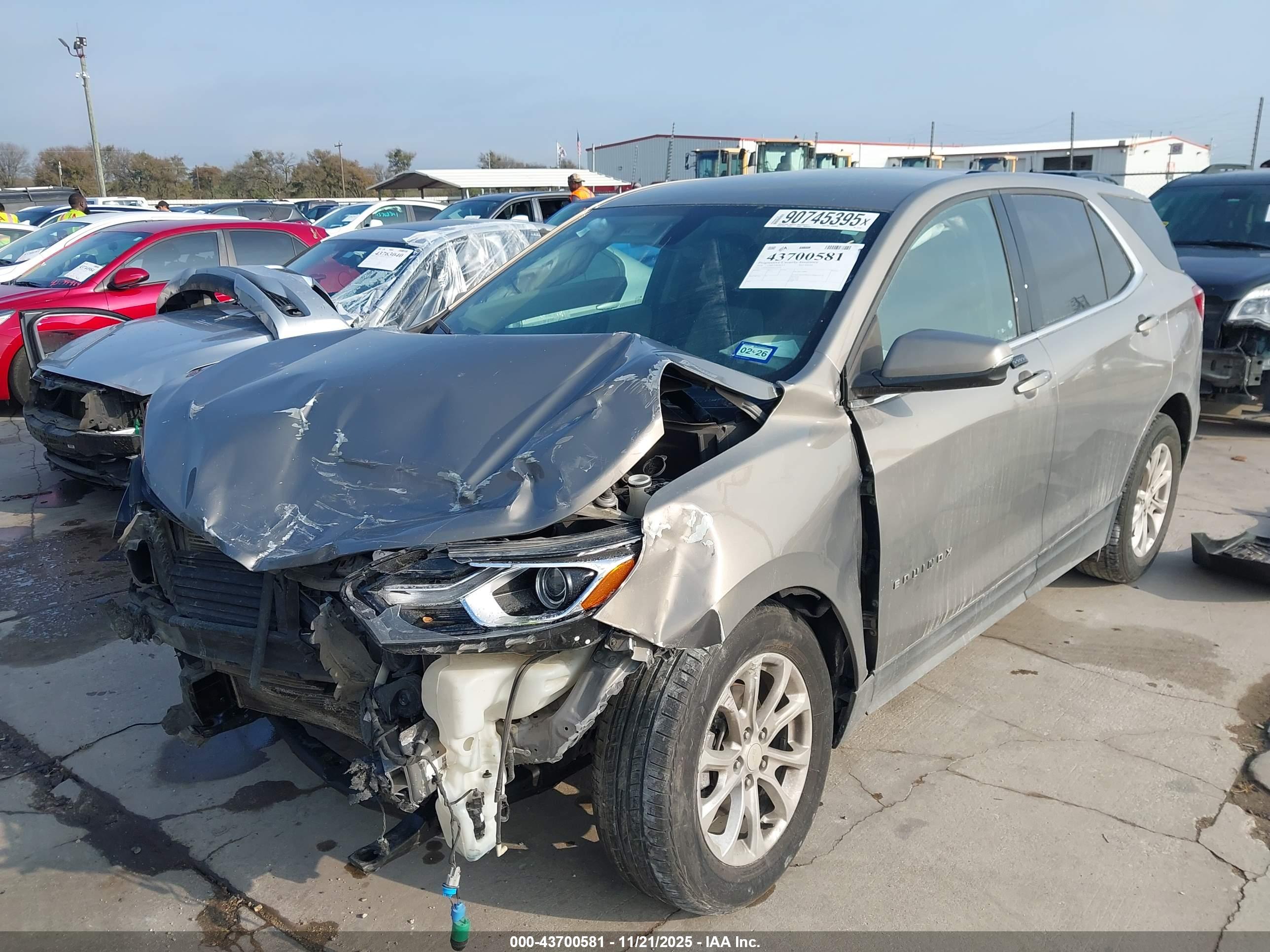 CHEVROLET EQUINOX image 2