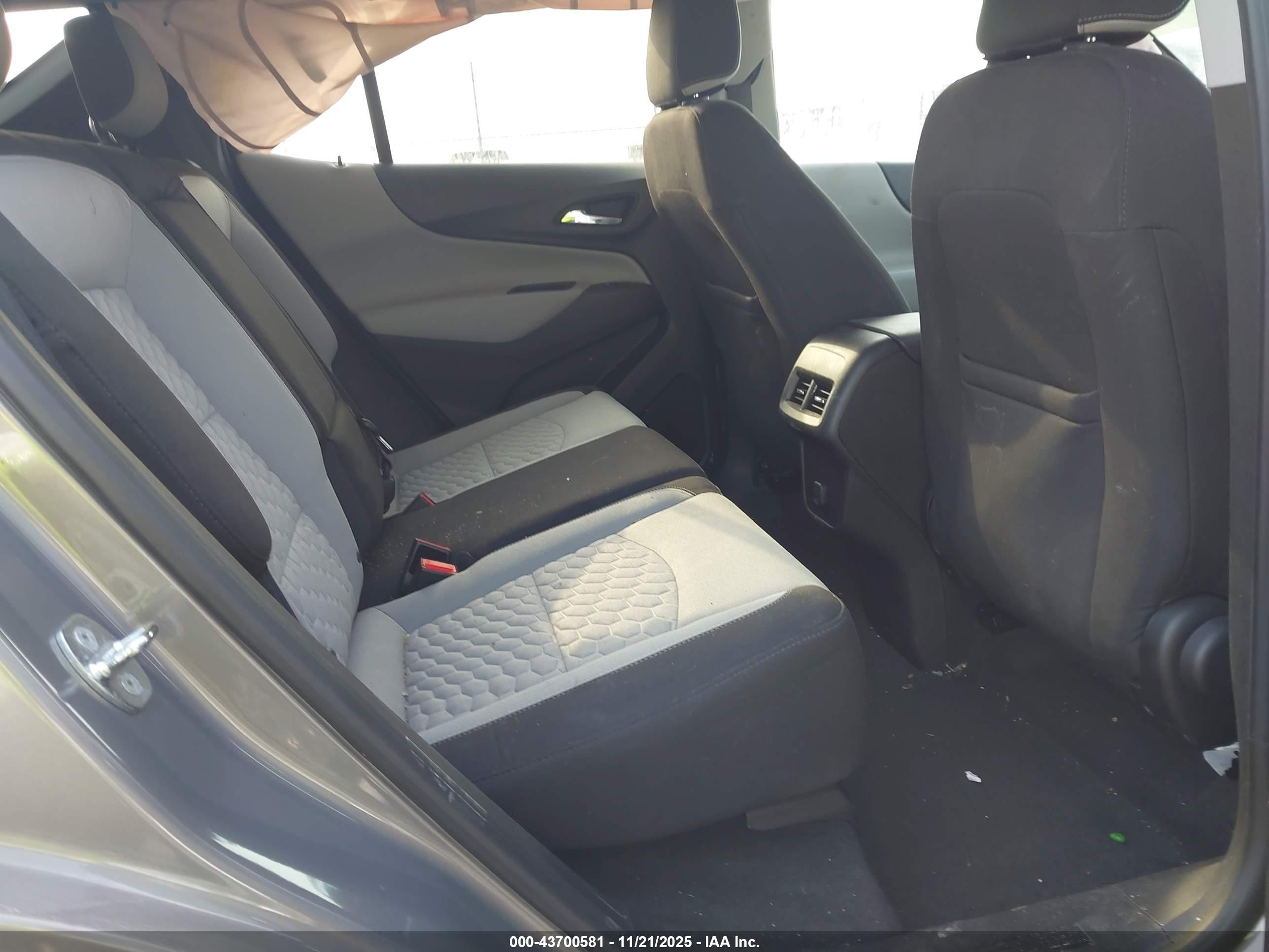 CHEVROLET EQUINOX image 8