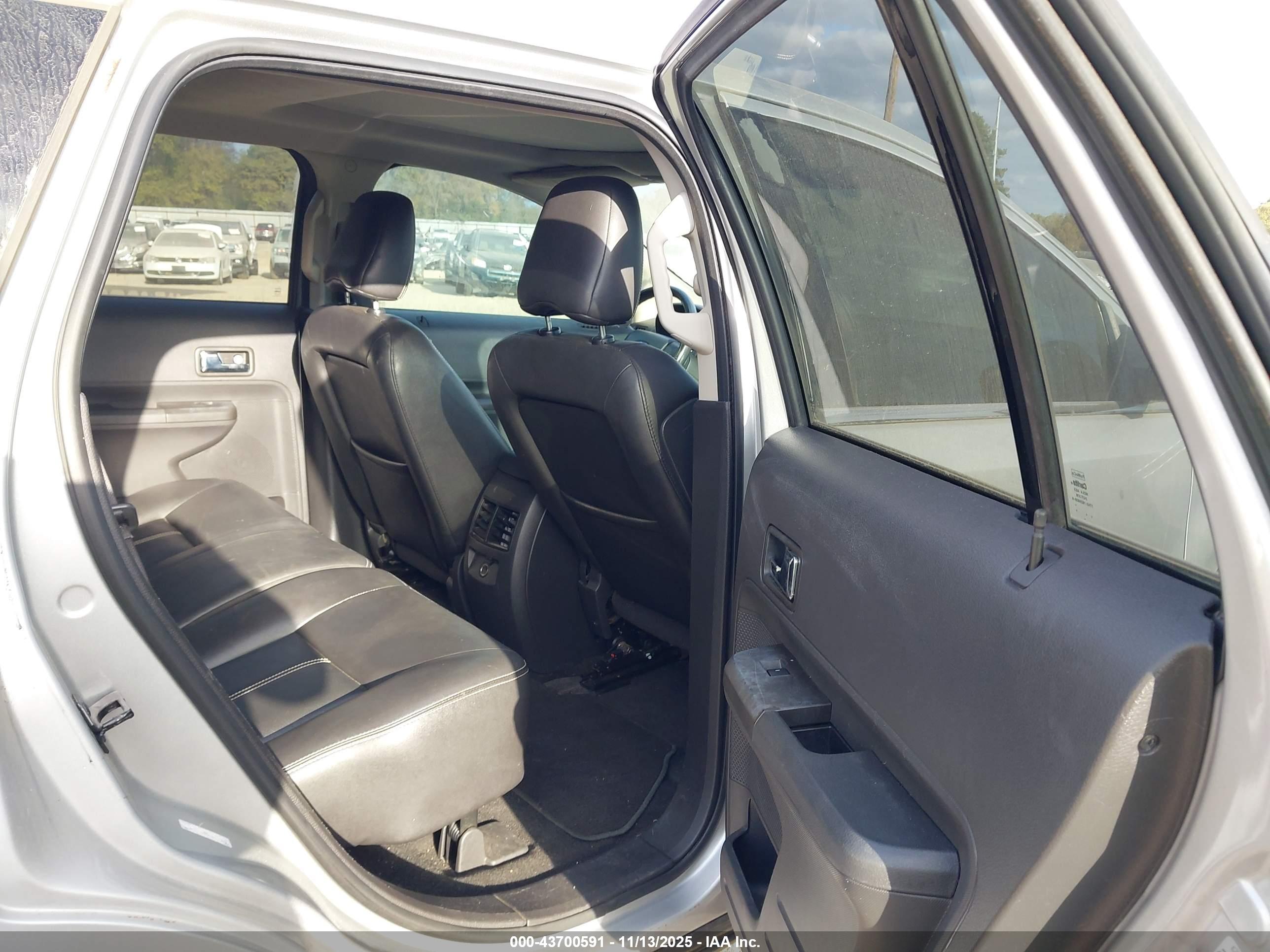 FORD EDGE image 8