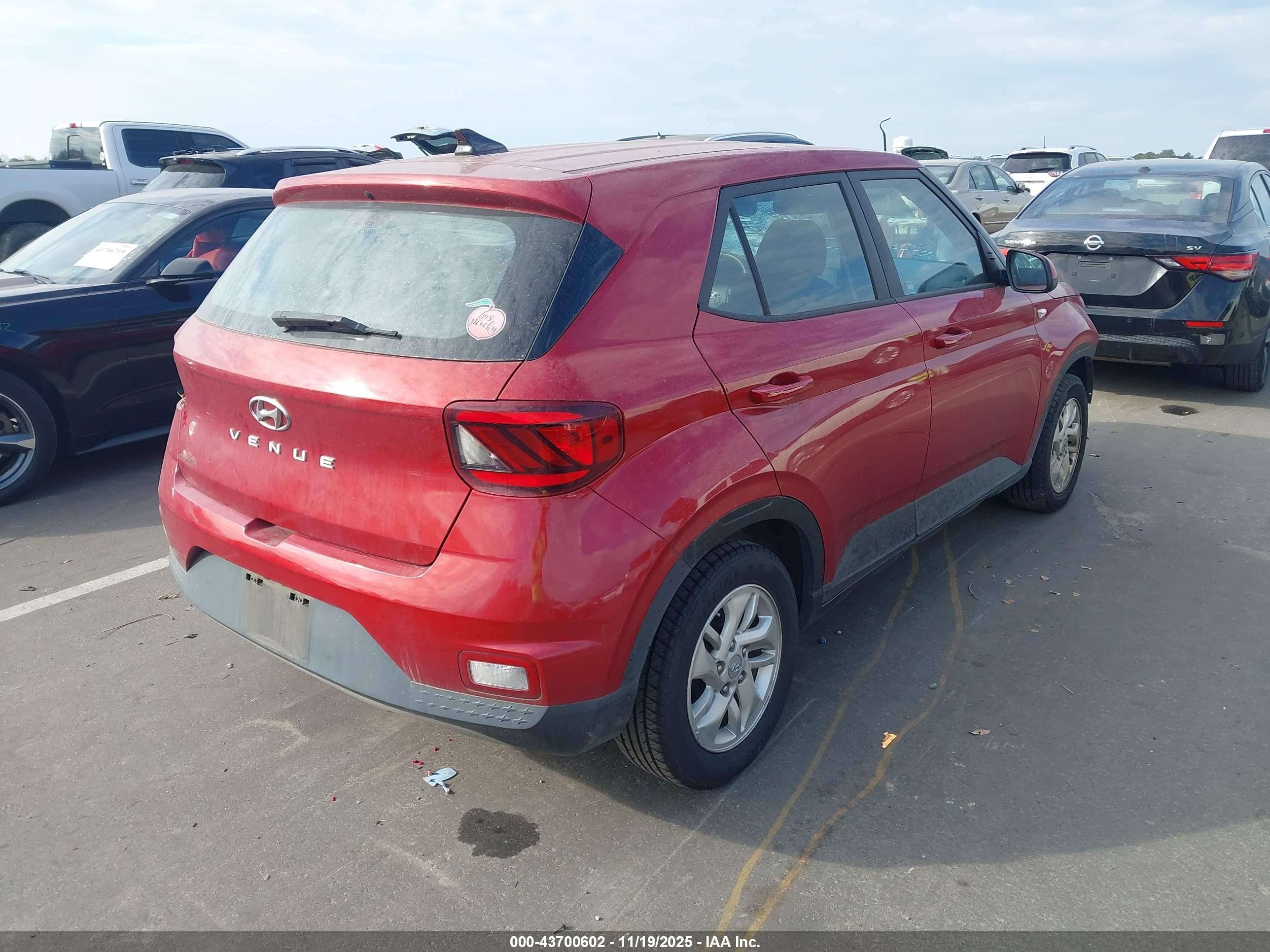 HYUNDAI VENUE image 4