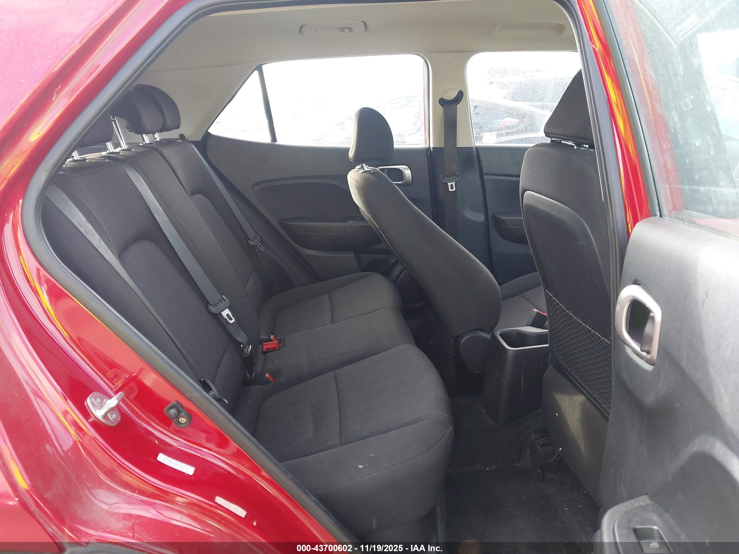 HYUNDAI VENUE image 8