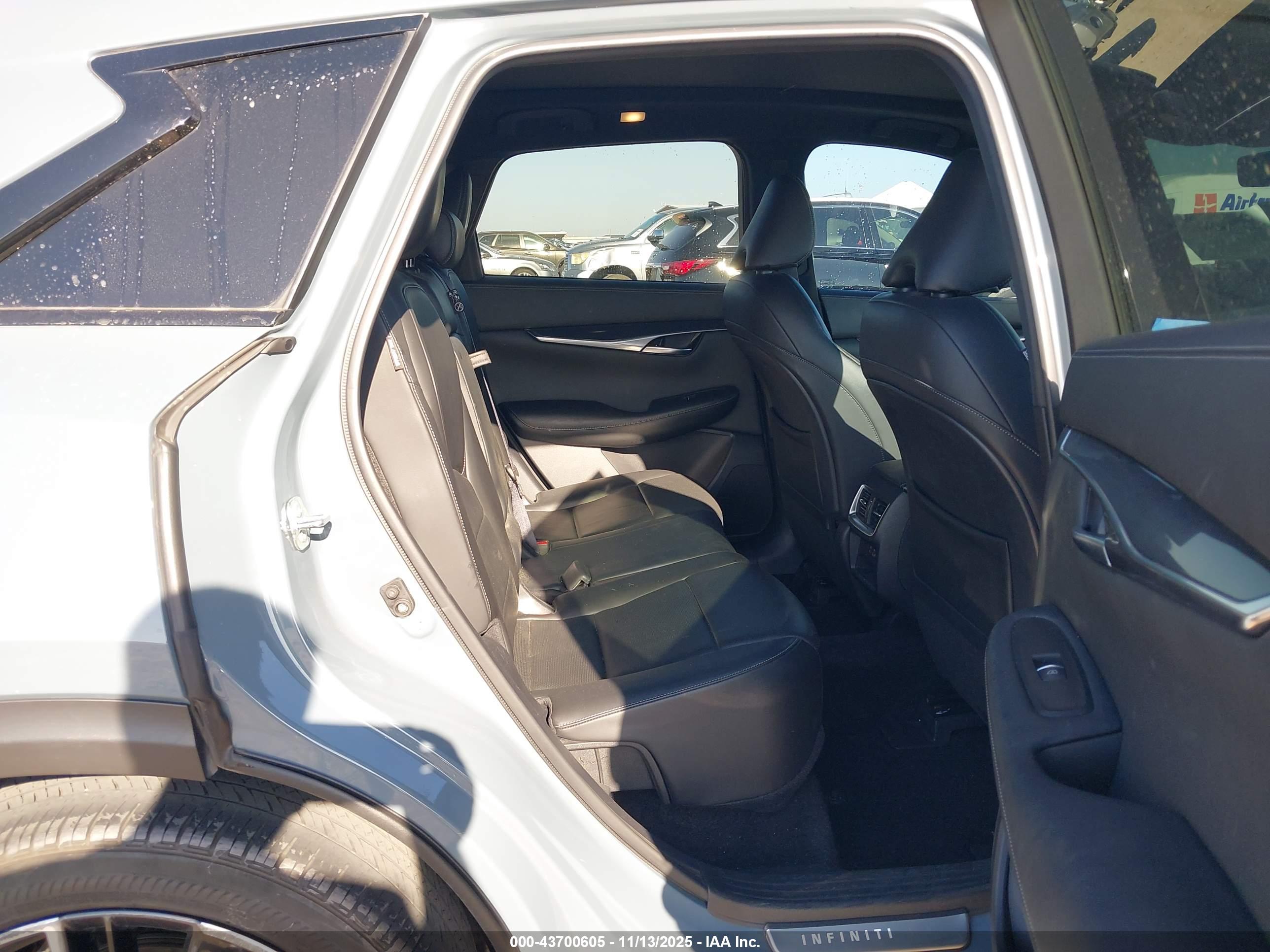 INFINITI QX50 image 8