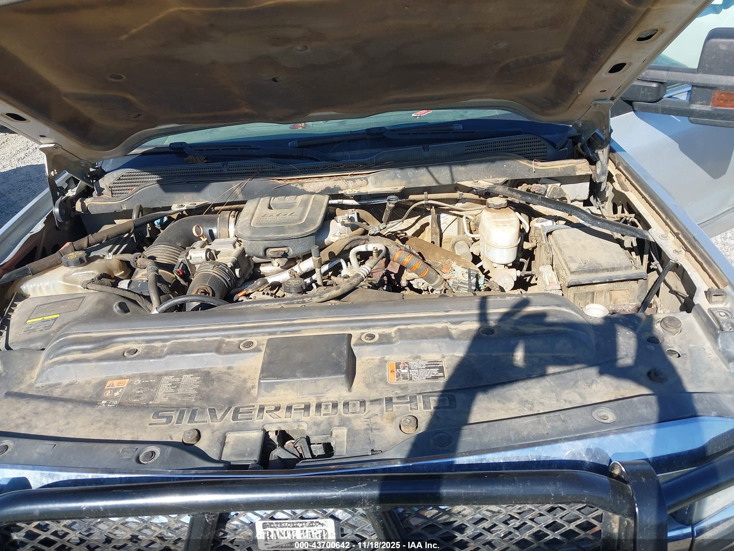 CHEVROLET SILVERADO image 10