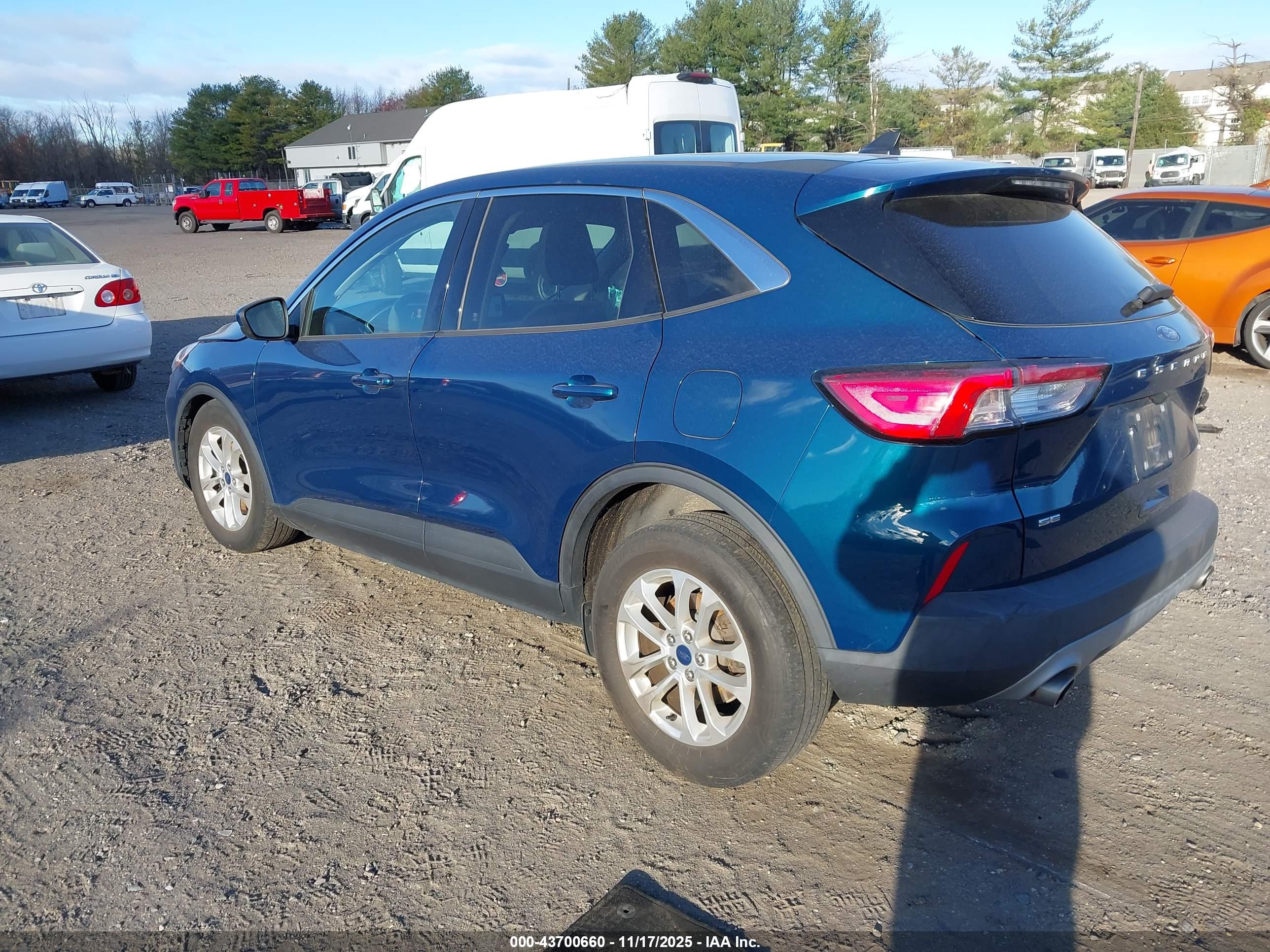 FORD ESCAPE image 3
