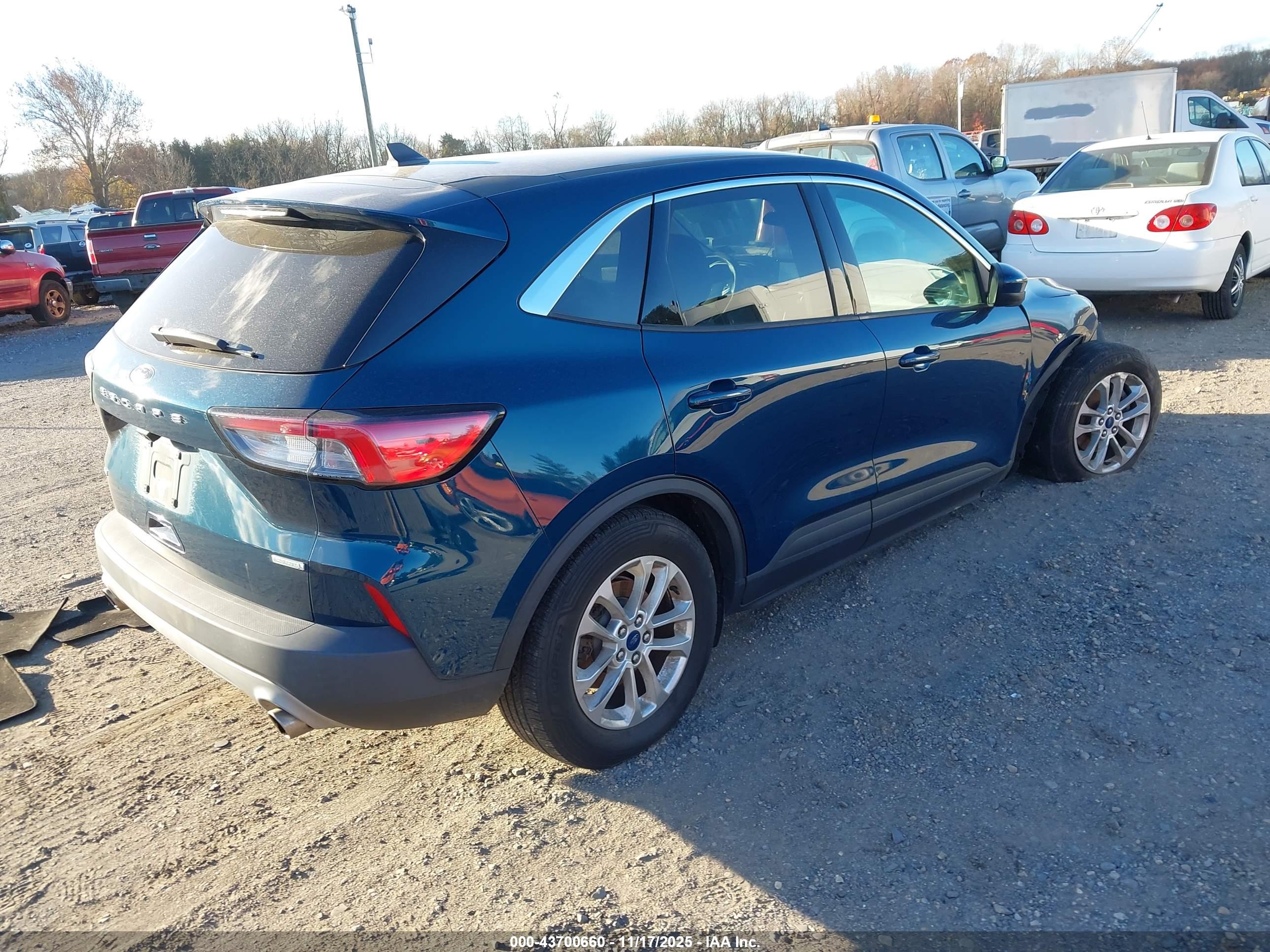 FORD ESCAPE image 4