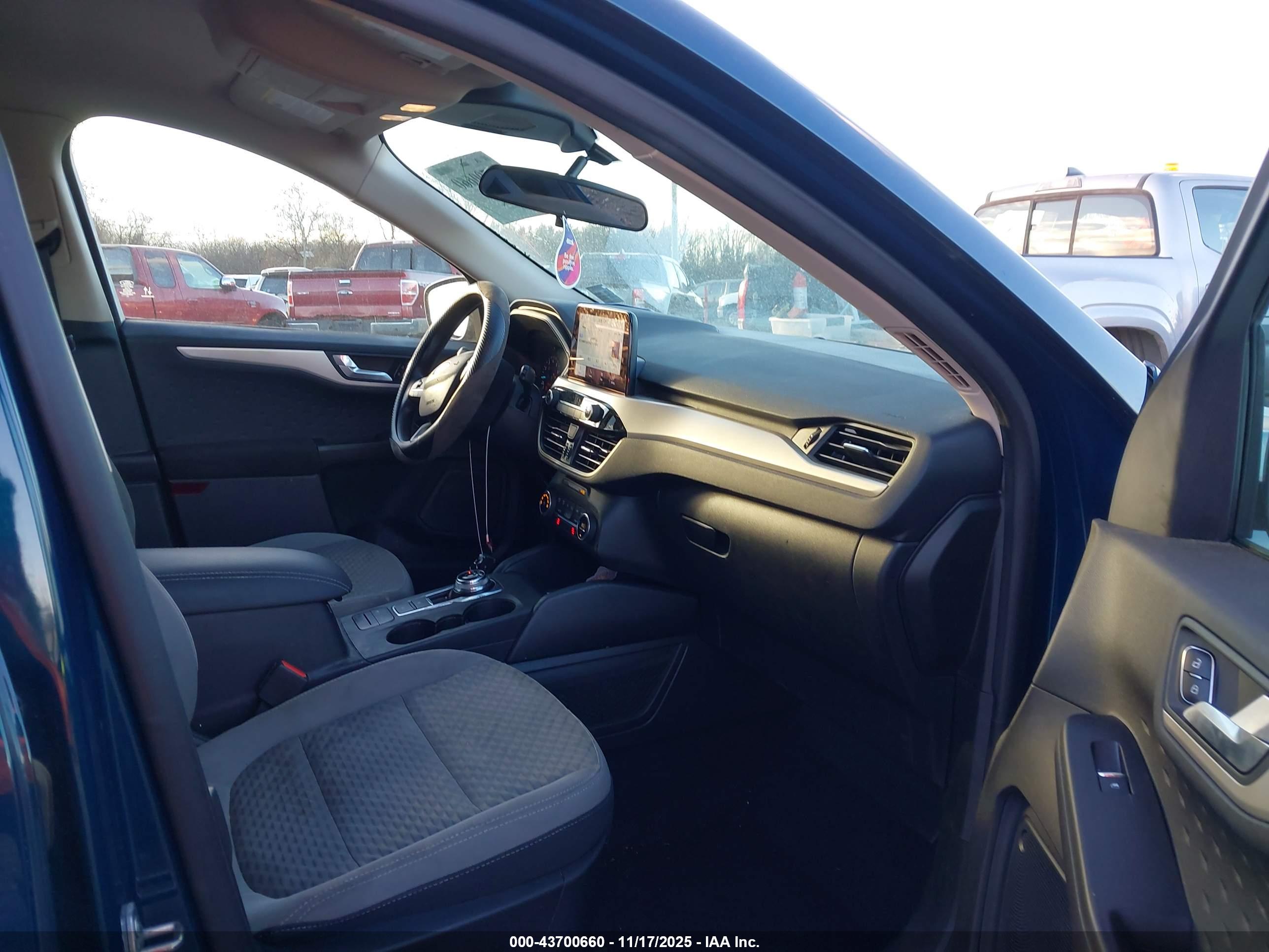 FORD ESCAPE image 5