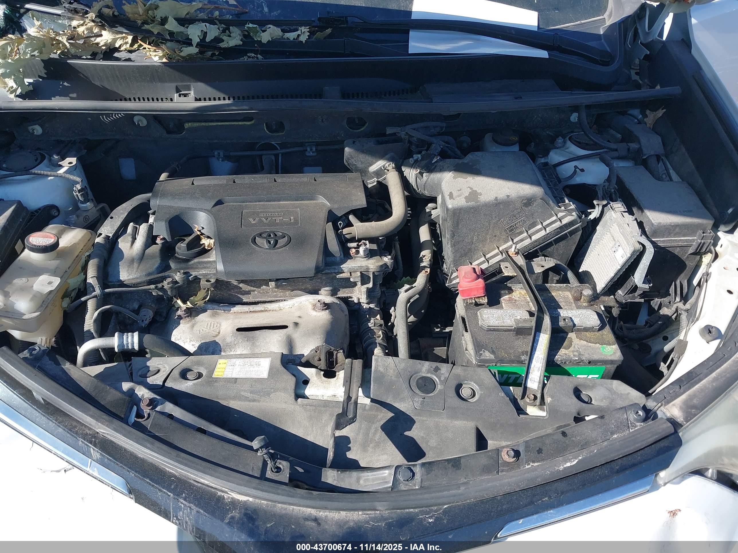 TOYOTA RAV4 image 10