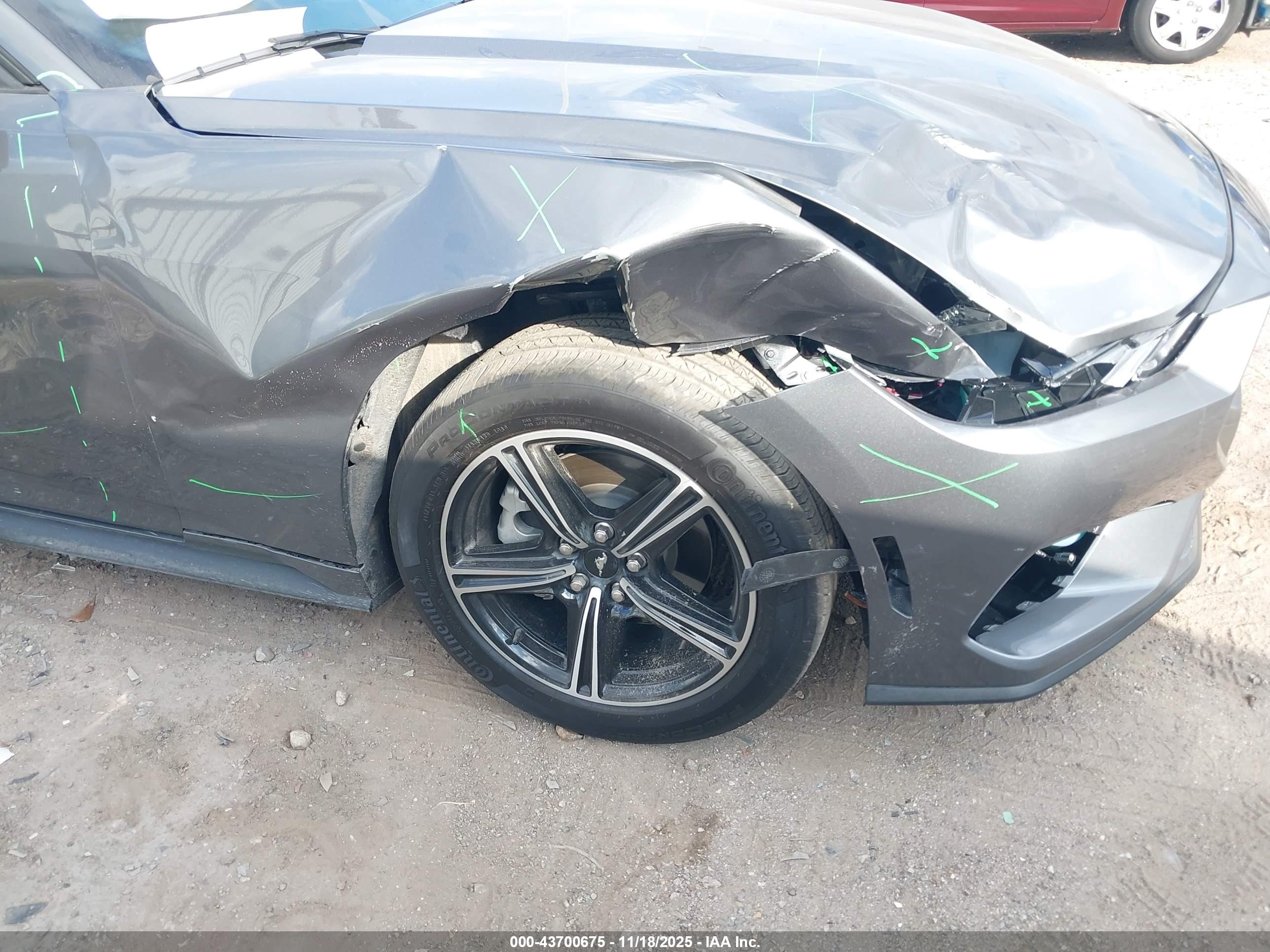FORD MUSTANG image 6