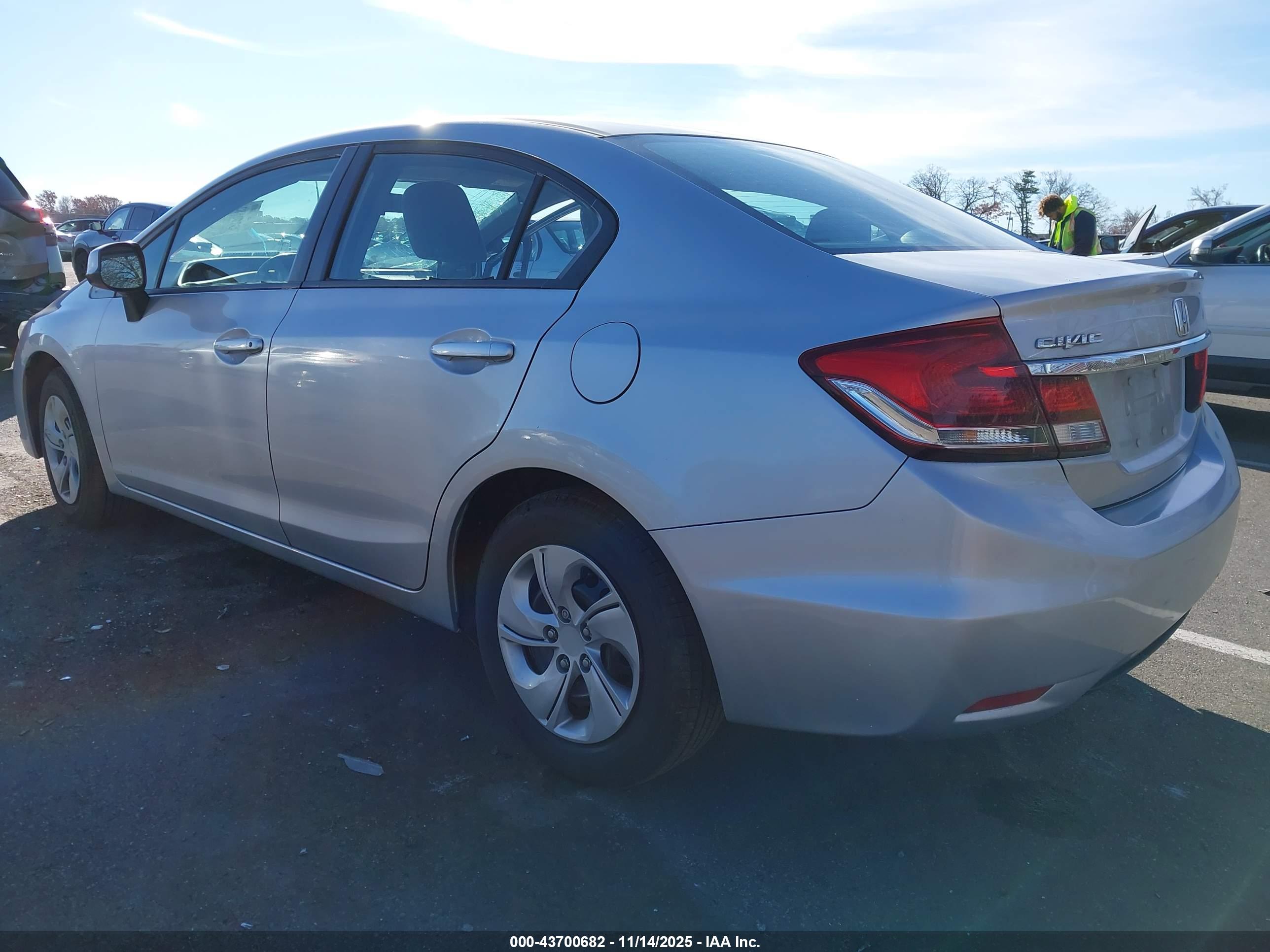 HONDA CIVIC image 3