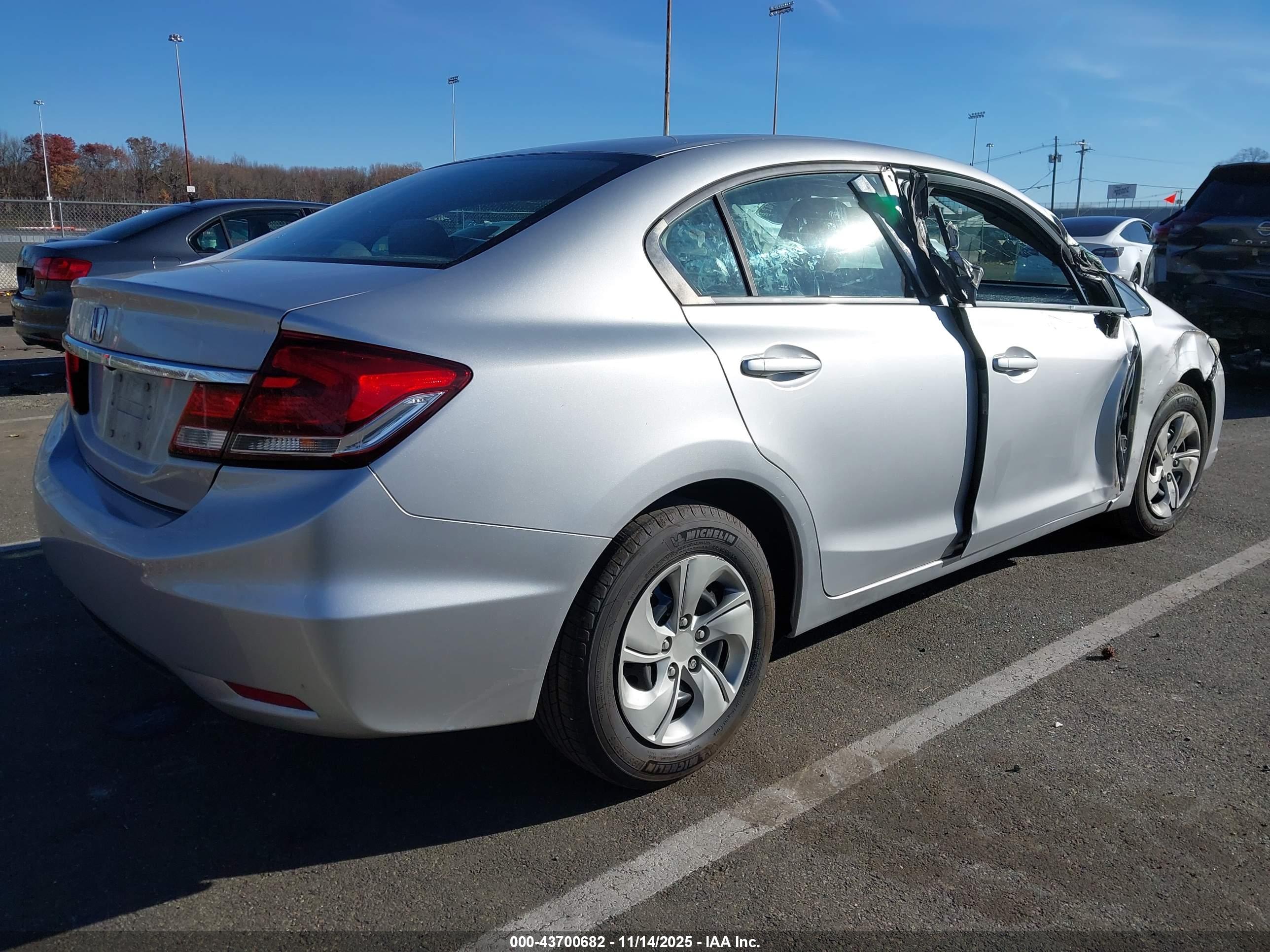 HONDA CIVIC image 4