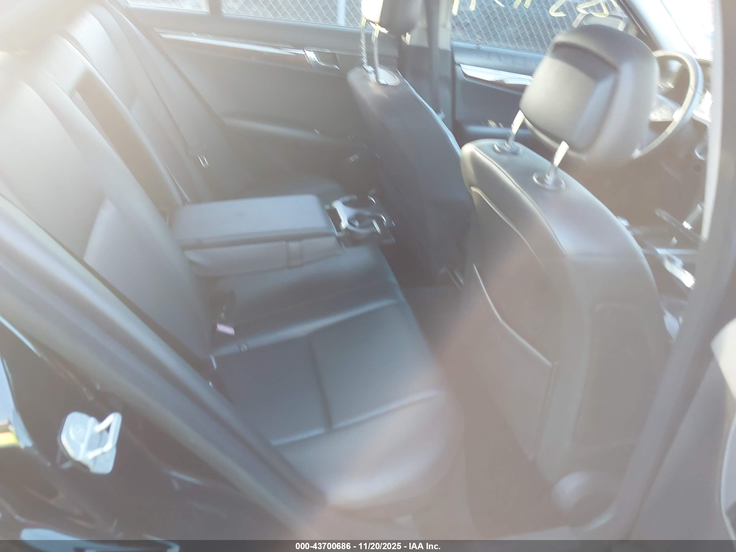 MERCEDES-BENZ C image 8