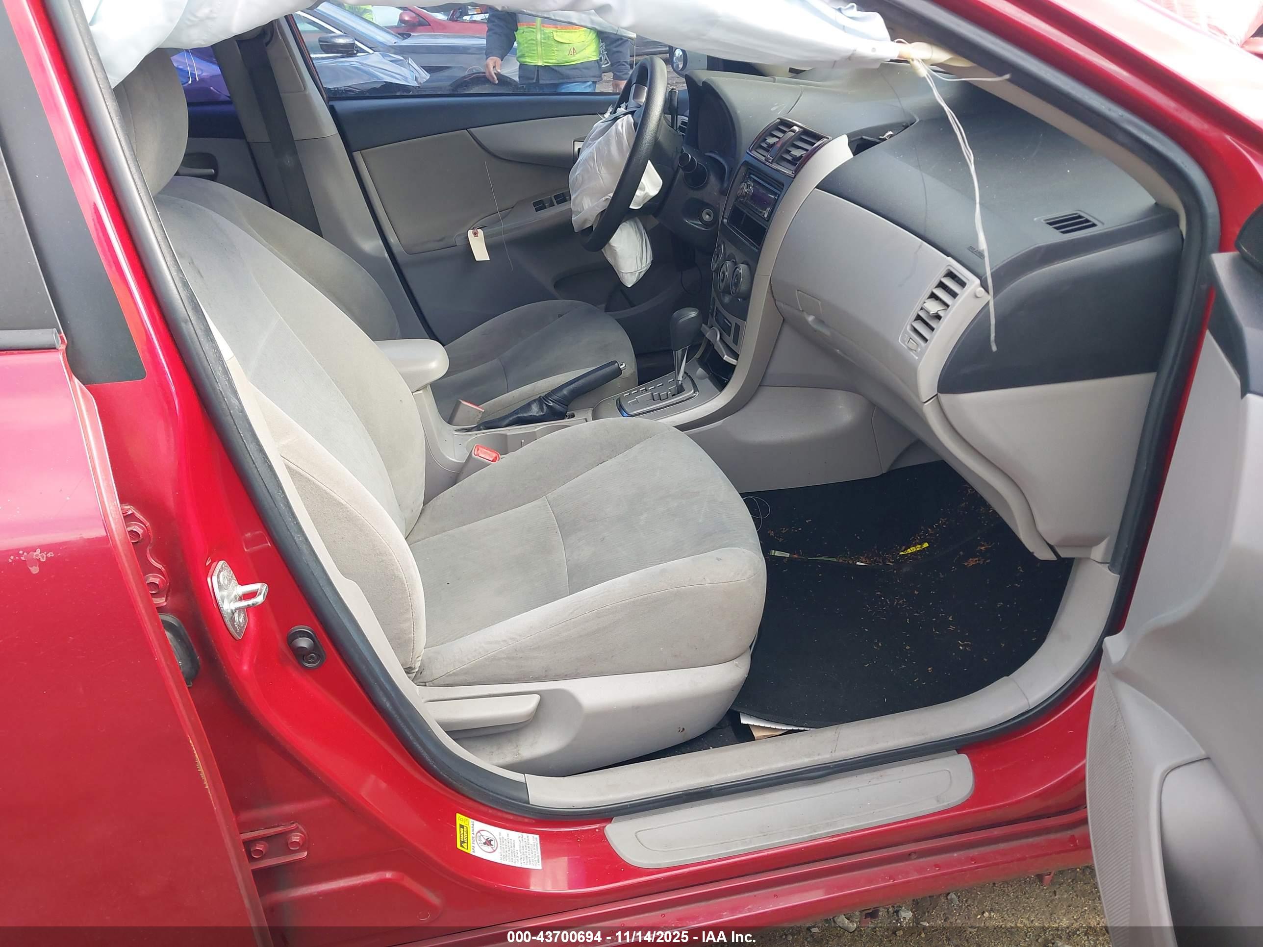 TOYOTA COROLLA image 5