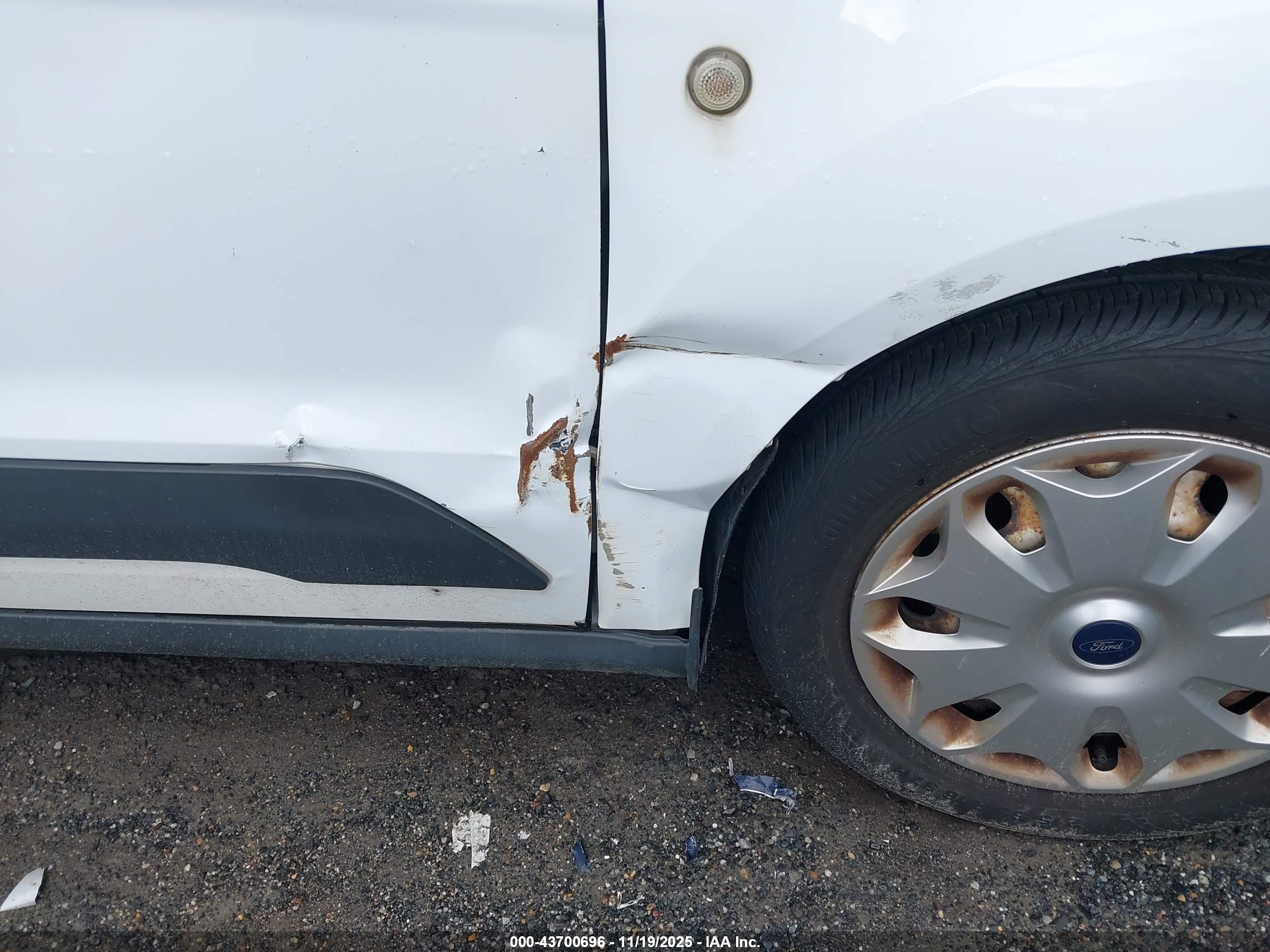 FORD TRANSIT image 6