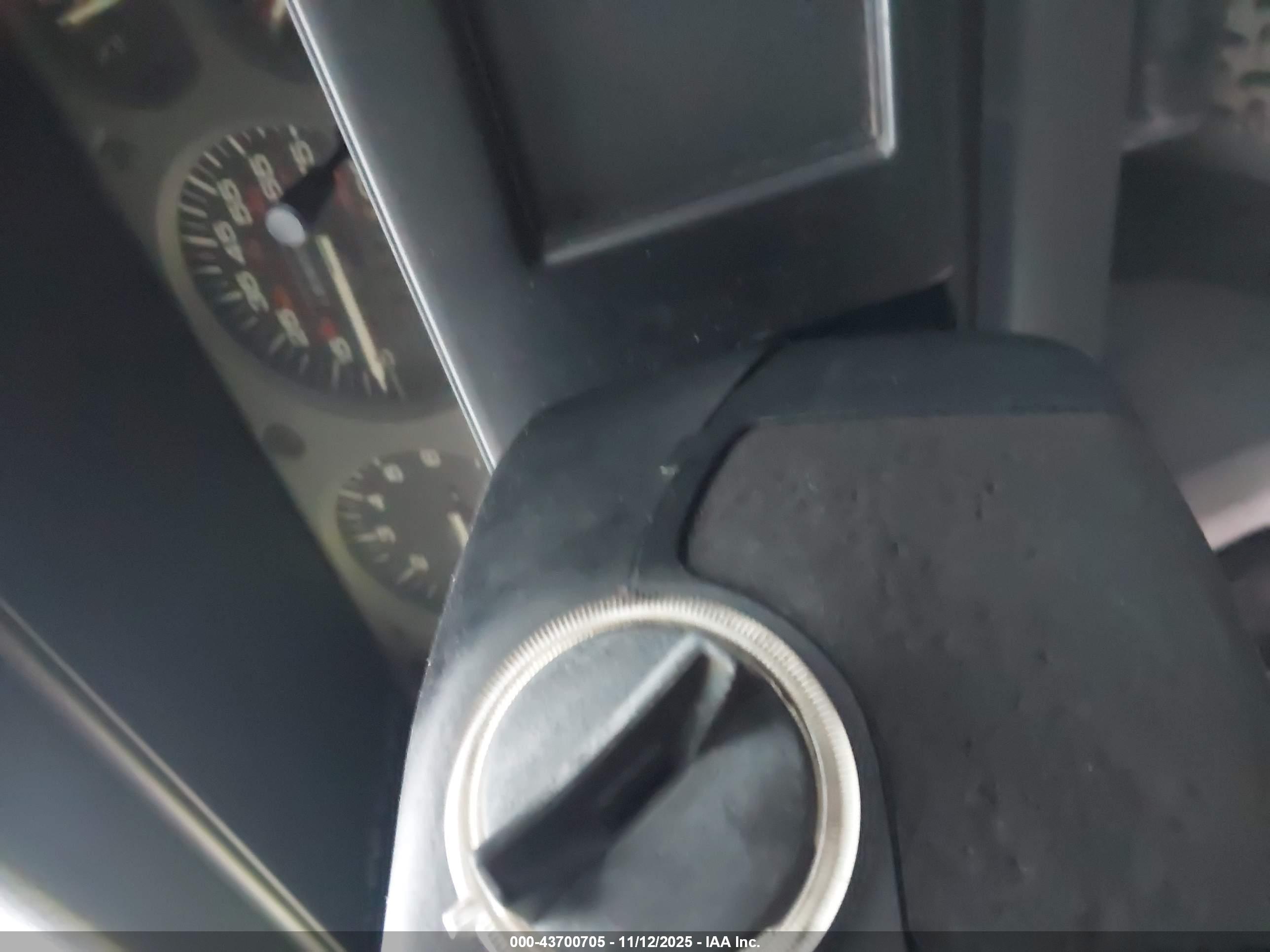 JEEP CHEROKEE image 11