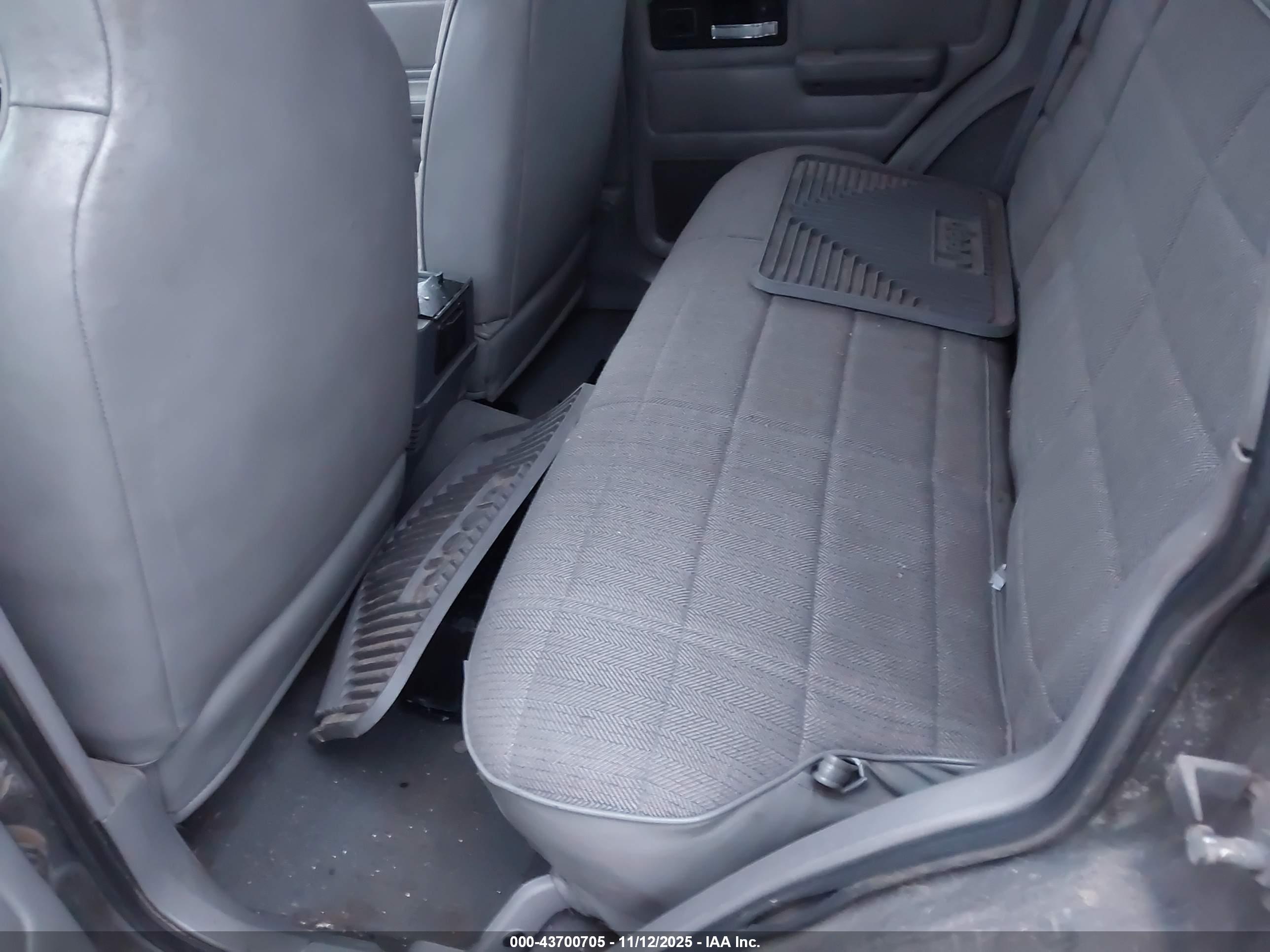 JEEP CHEROKEE image 8
