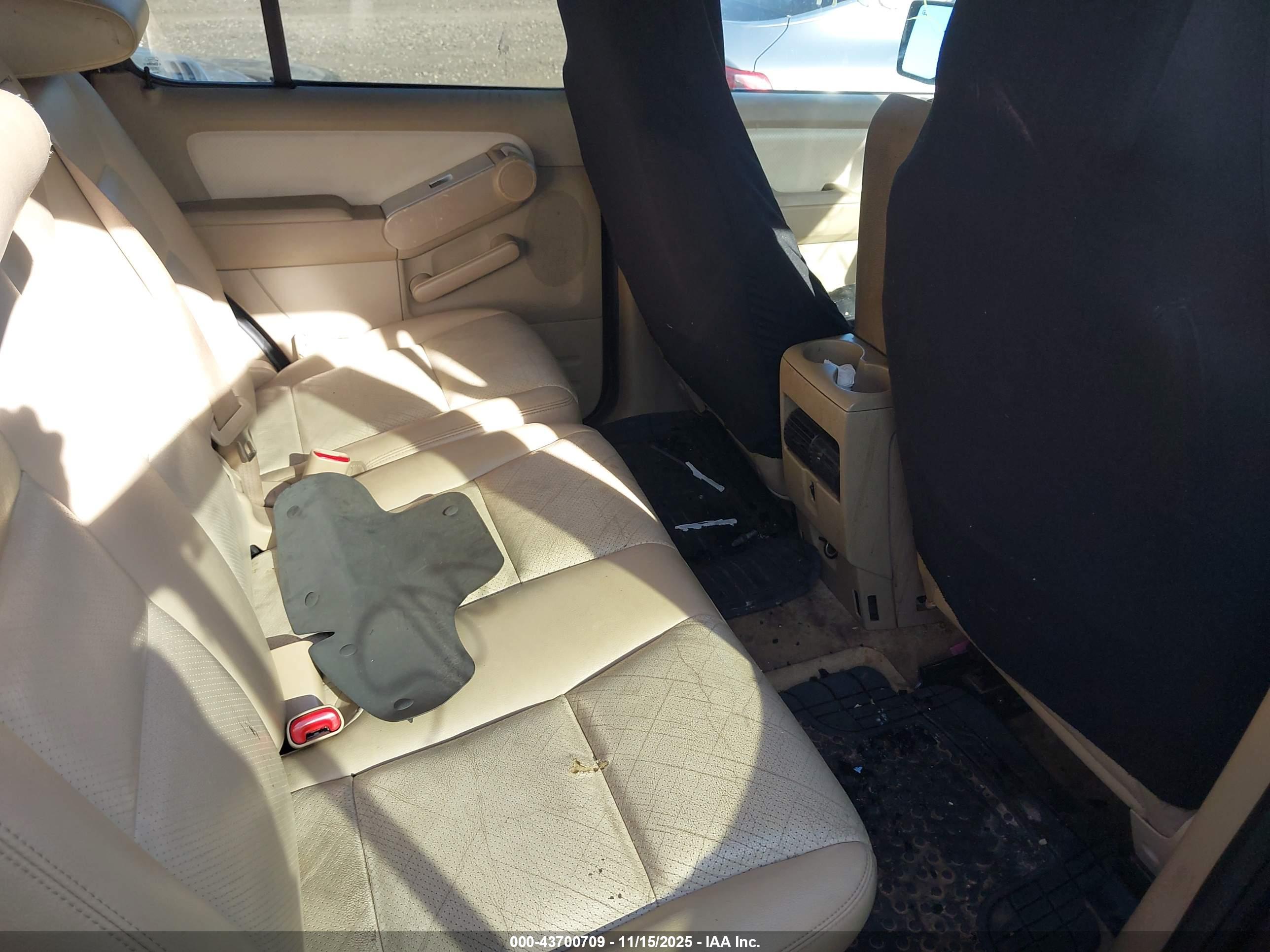 MERCURY MOUNTAINEER image 8