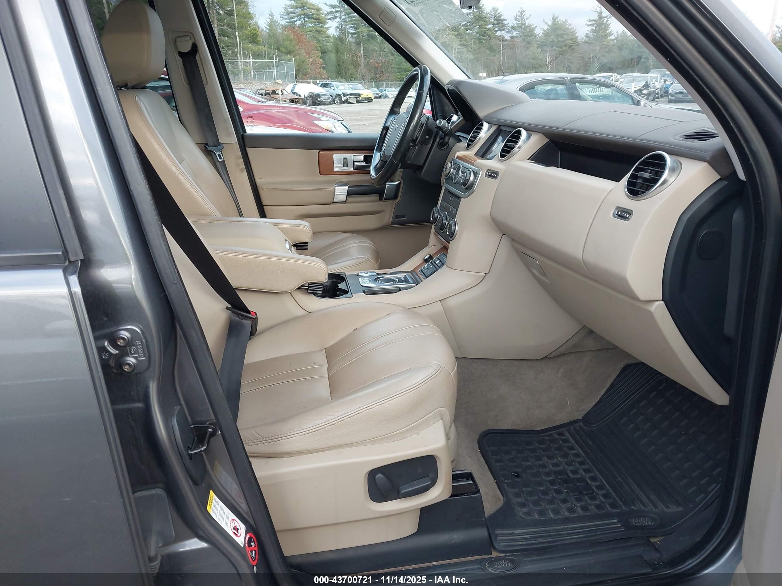LAND ROVER image 5
