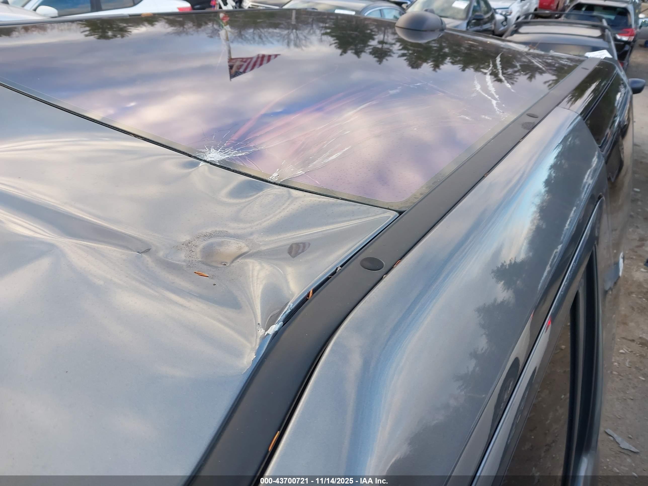 LAND ROVER image 6