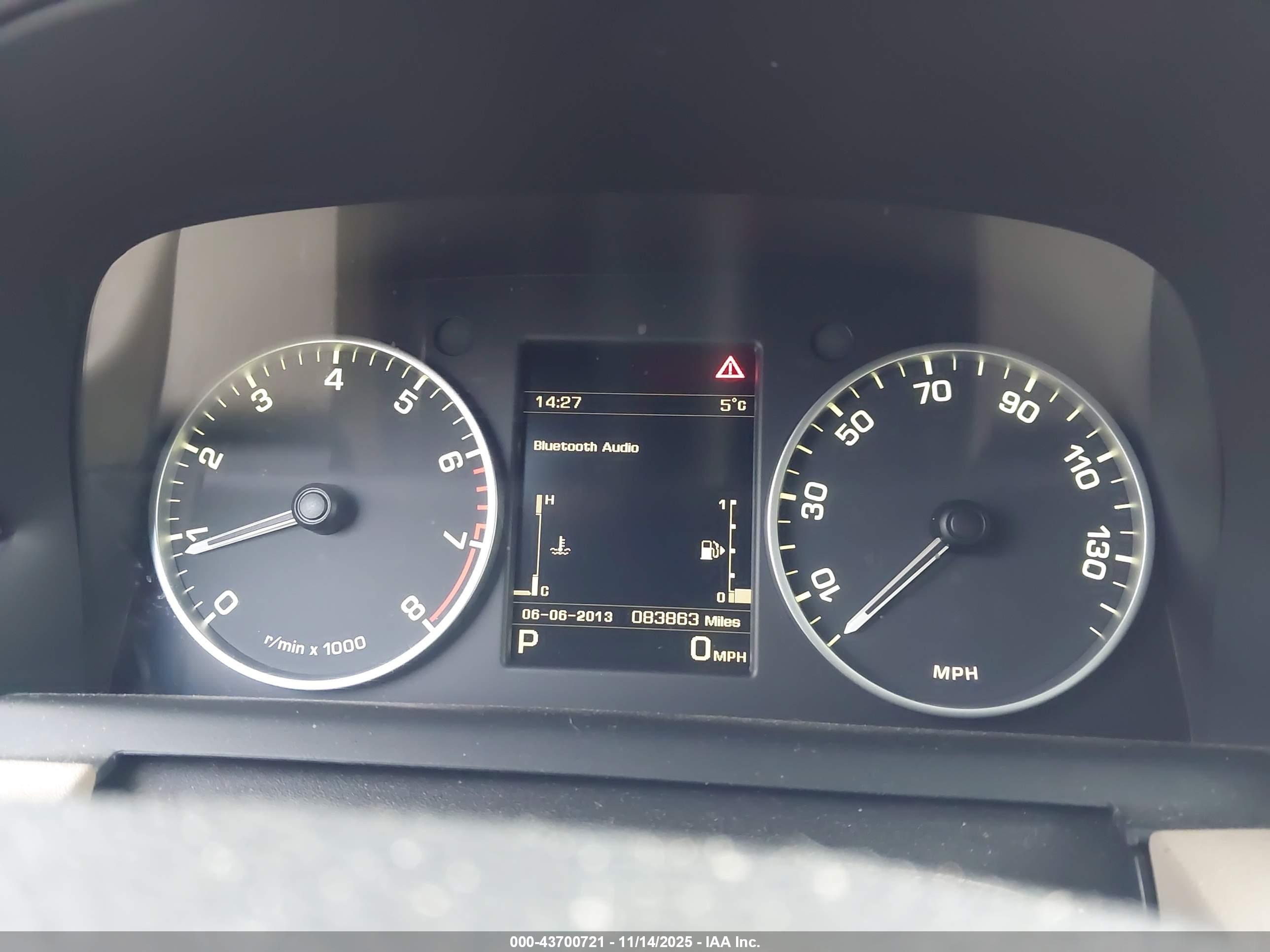 LAND ROVER image 7