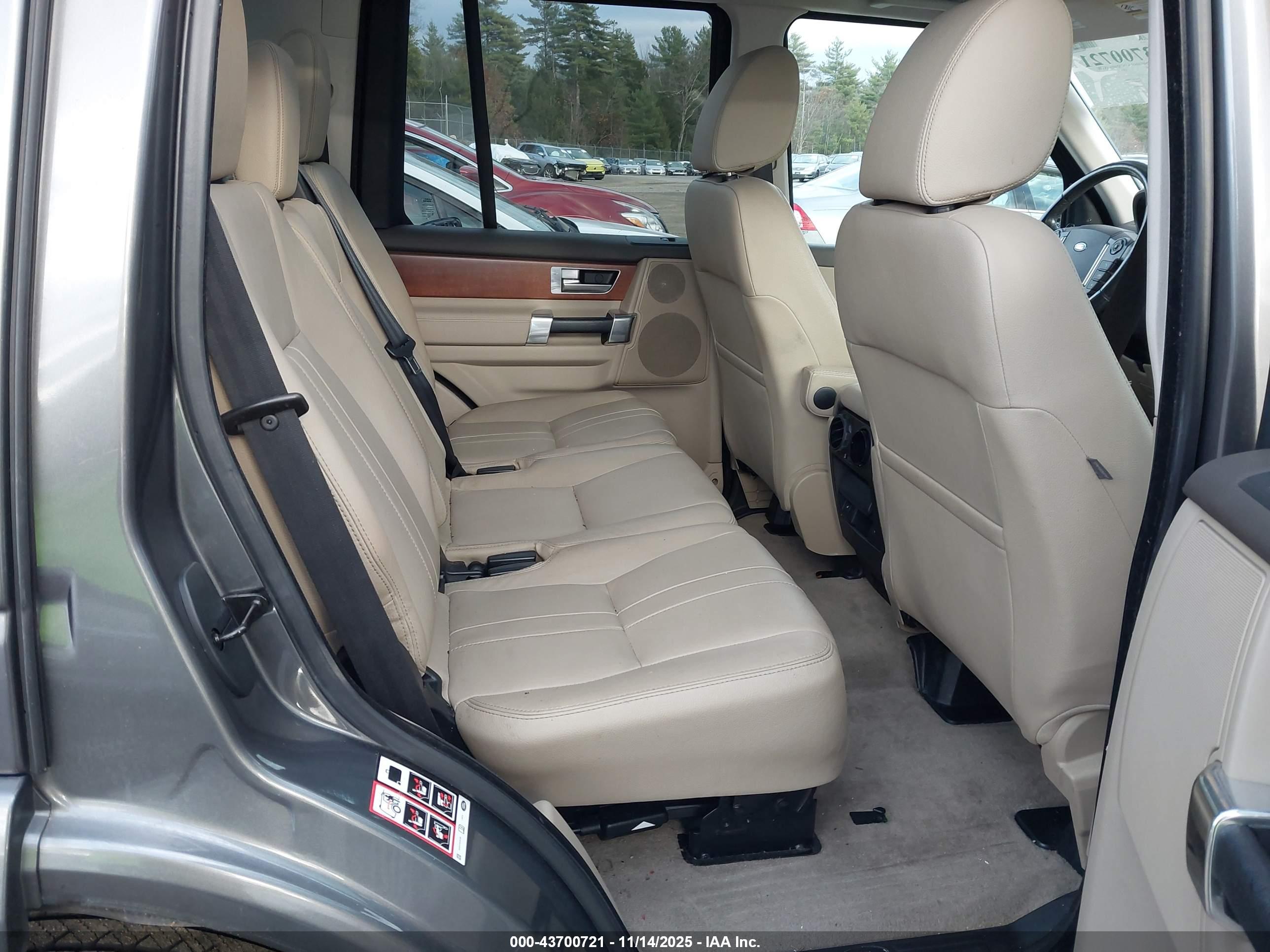 LAND ROVER image 8