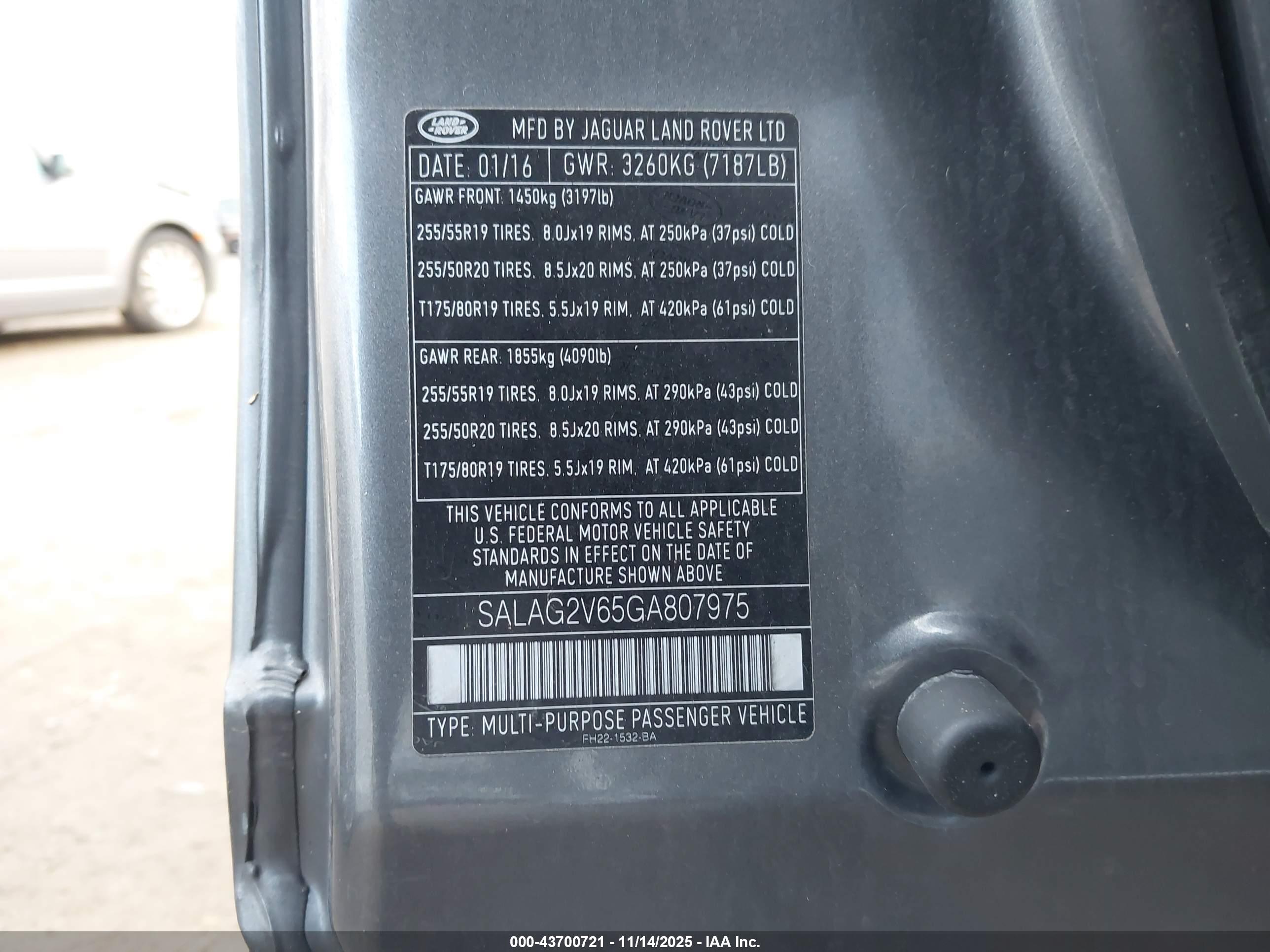 LAND ROVER image 9