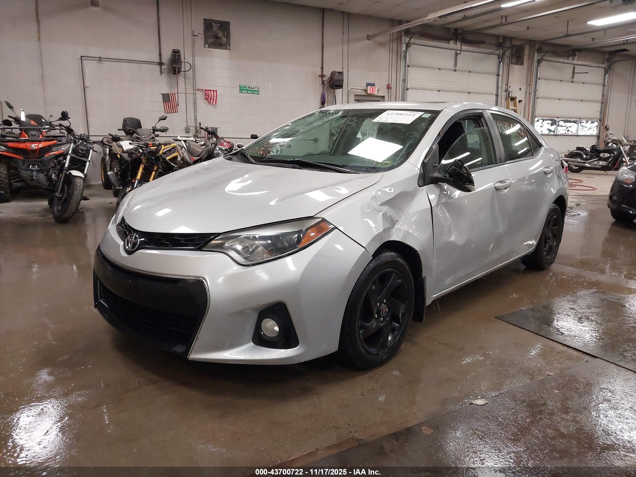 TOYOTA COROLLA image 2