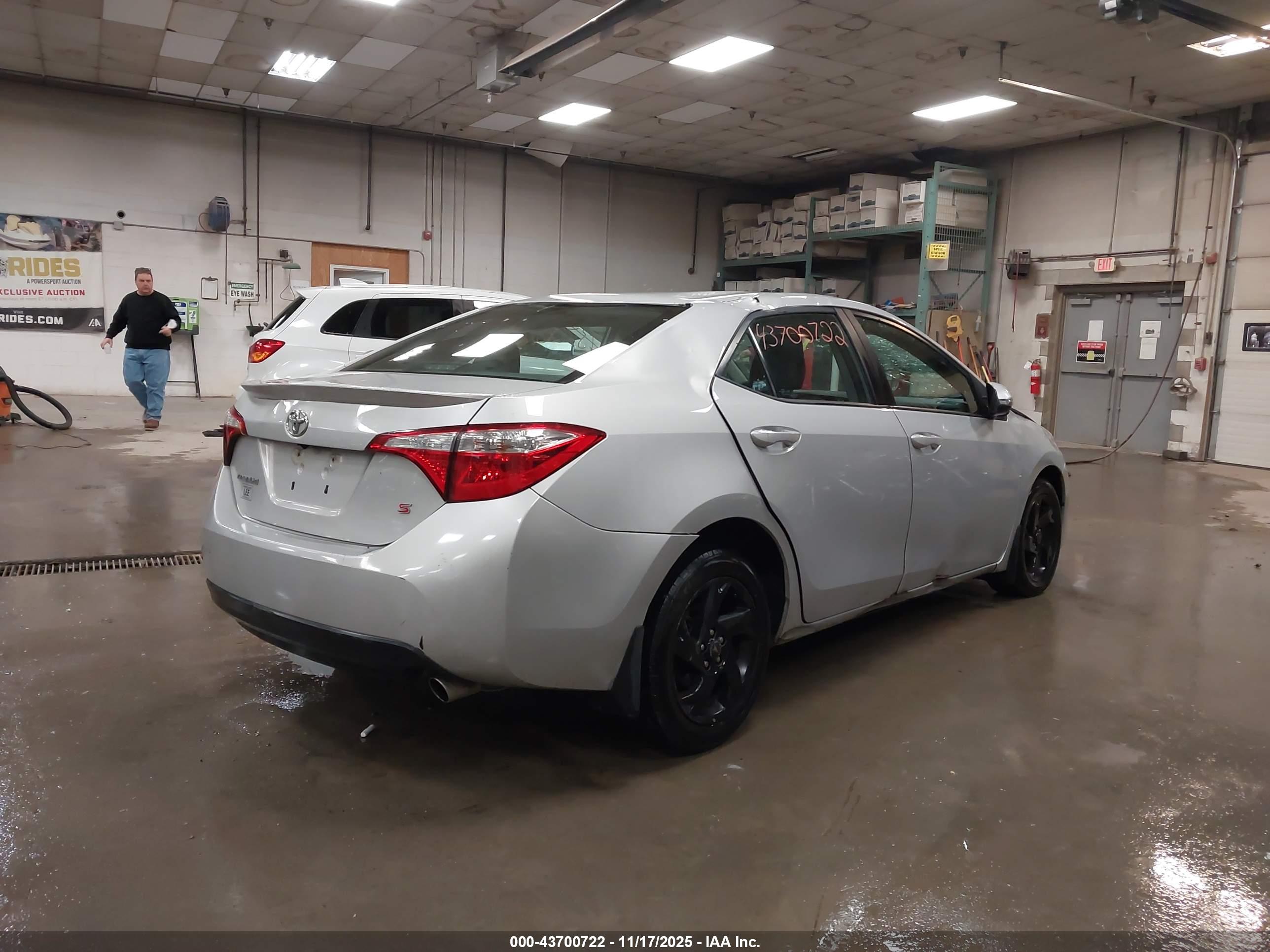 TOYOTA COROLLA image 4