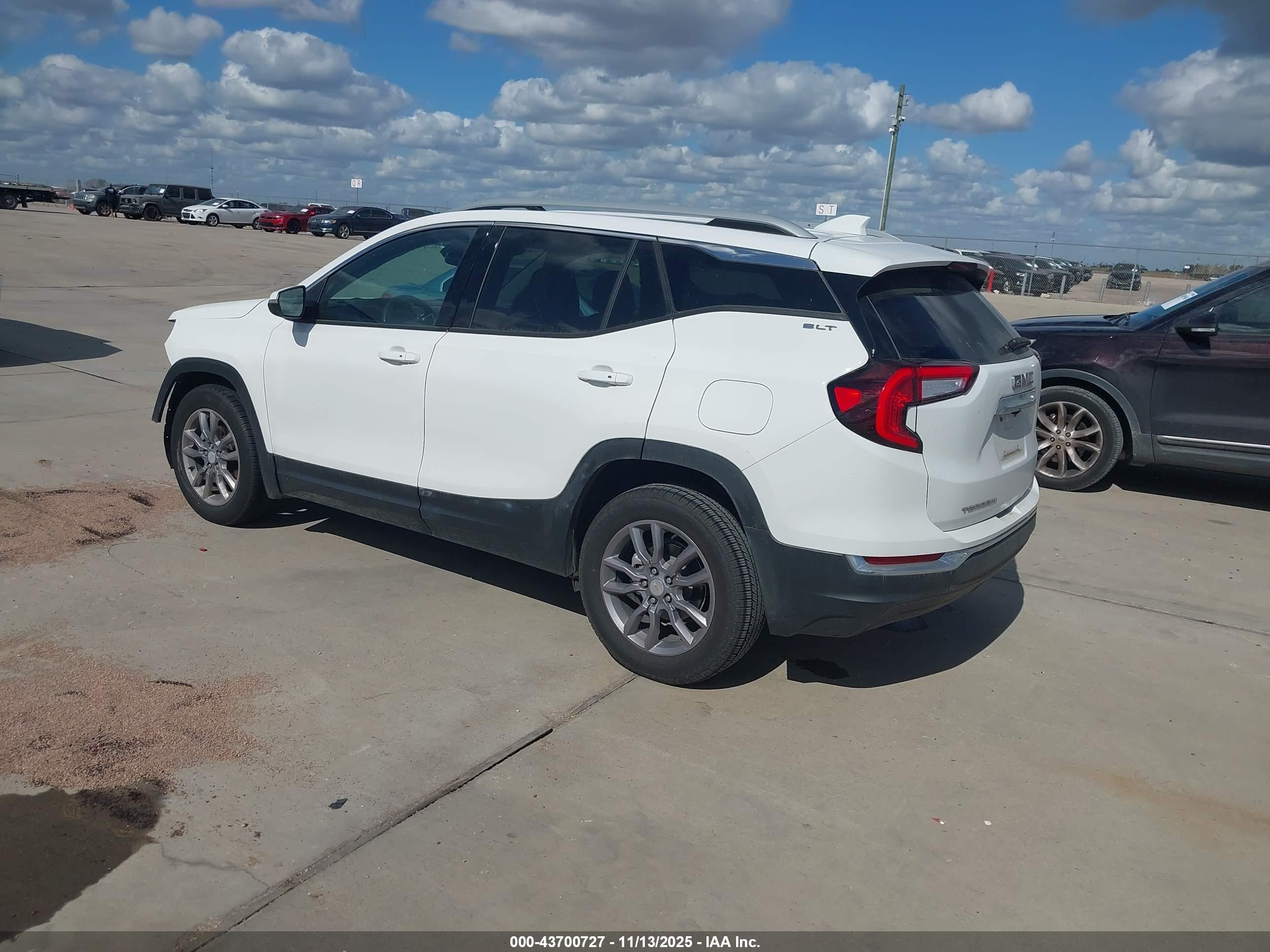 GMC TERRAIN image 3