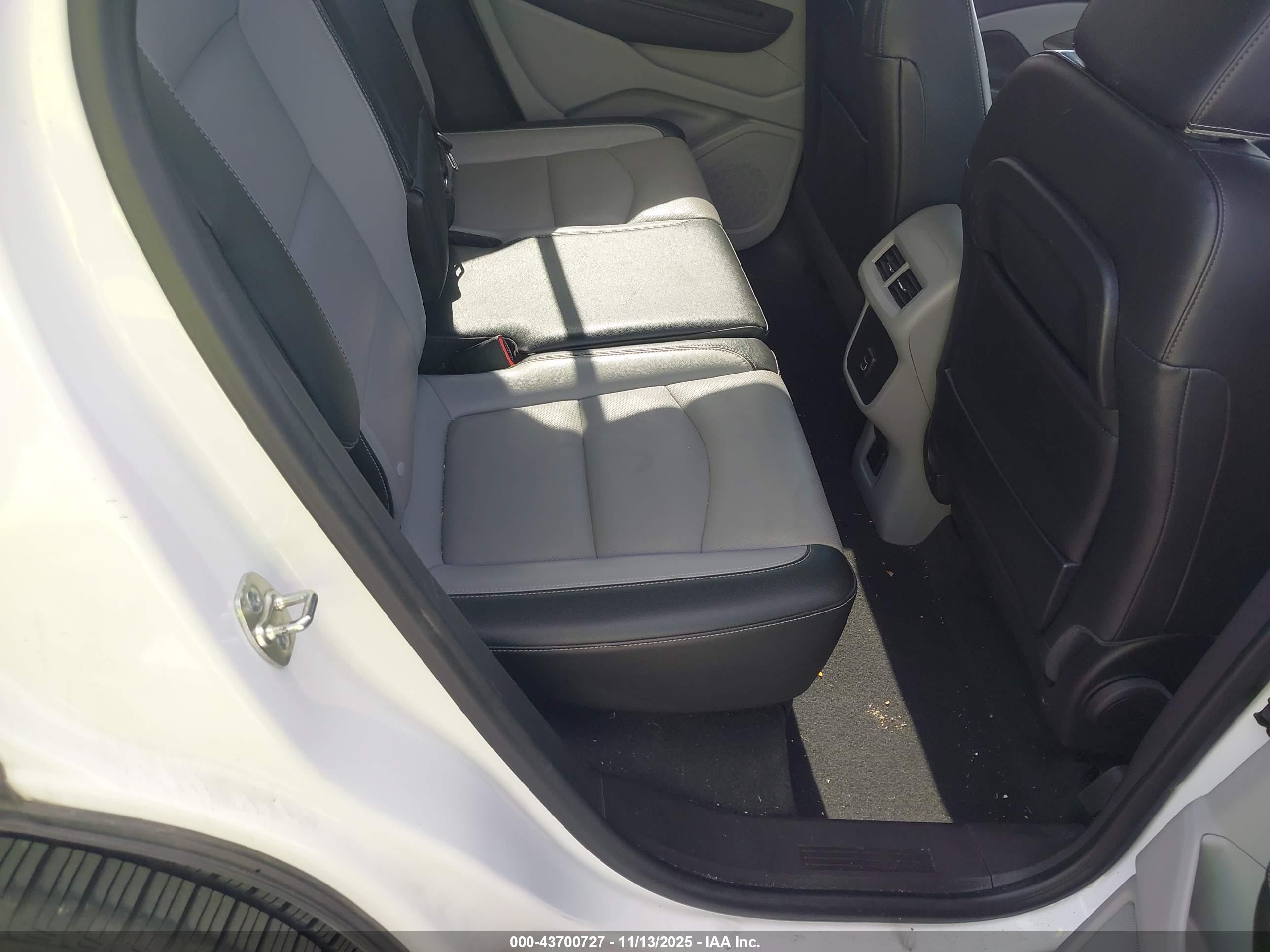 GMC TERRAIN image 8