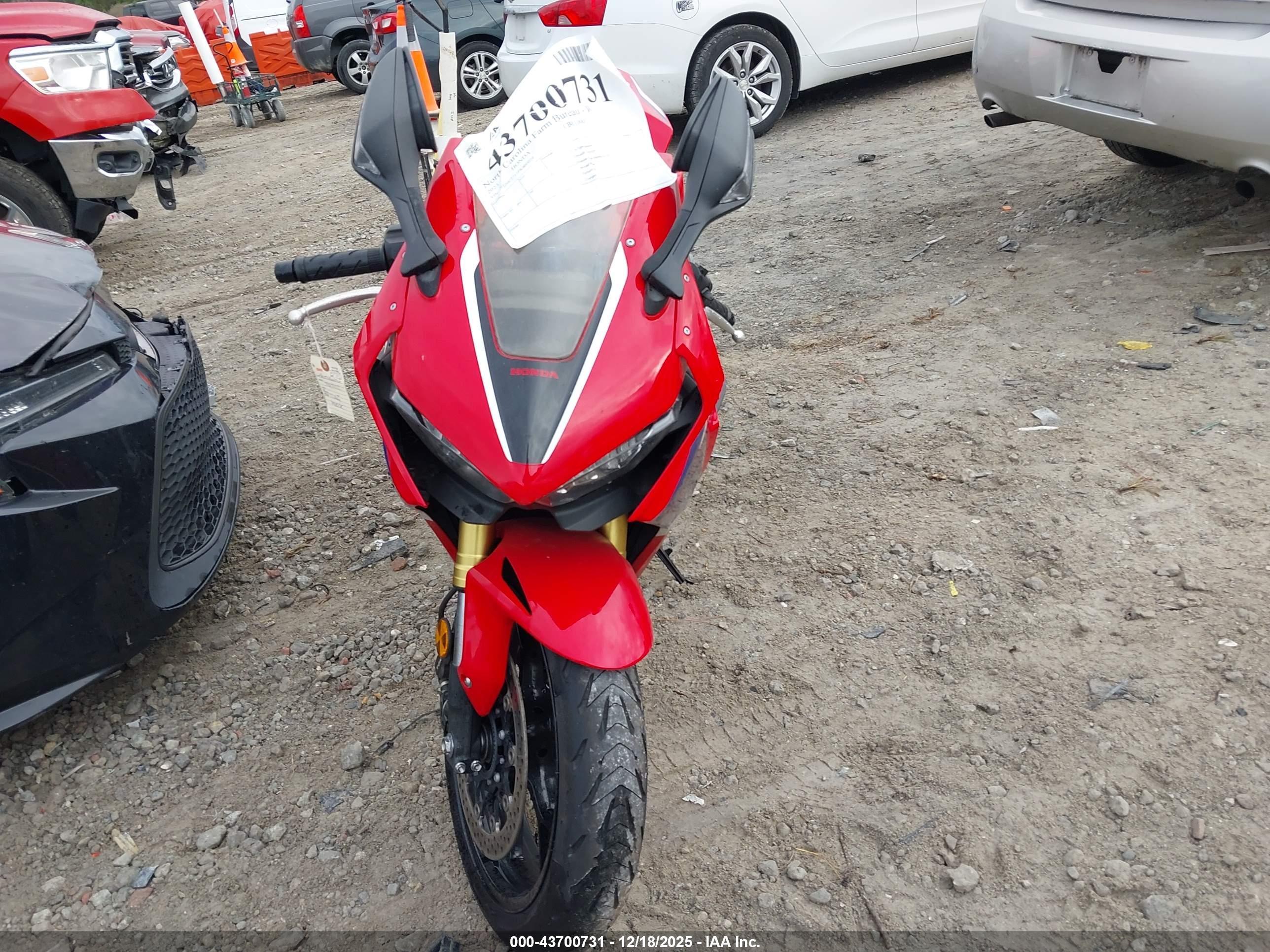 HONDA CBR1000 image 5