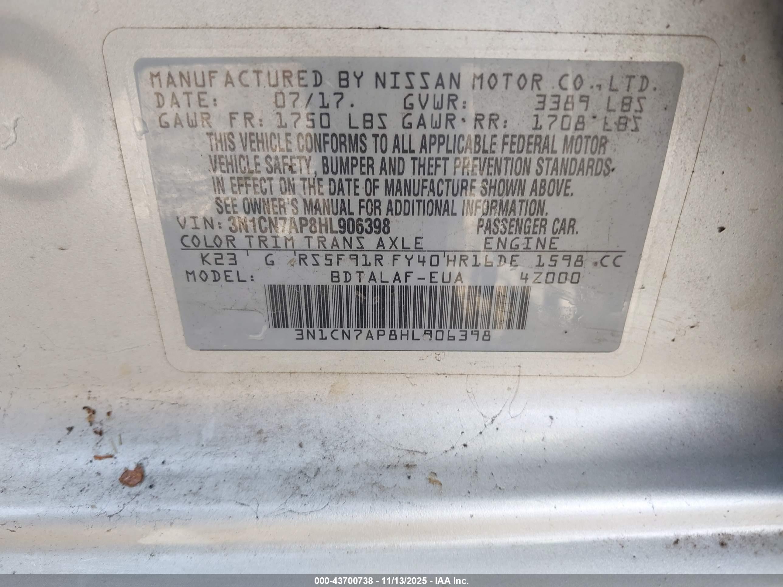 NISSAN VERSA image 9