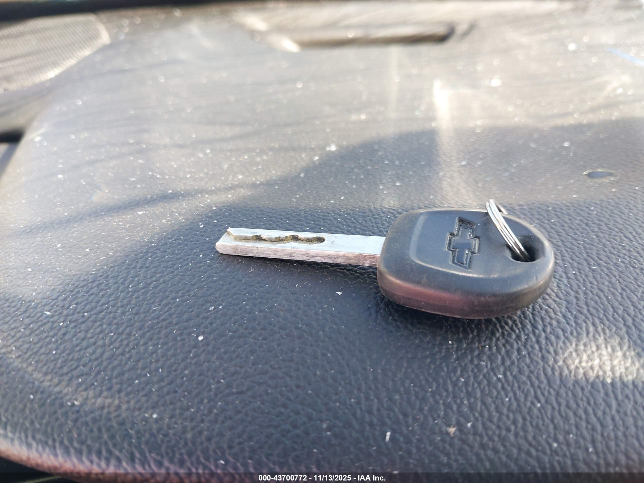 CHEVROLET COLORADO image 11