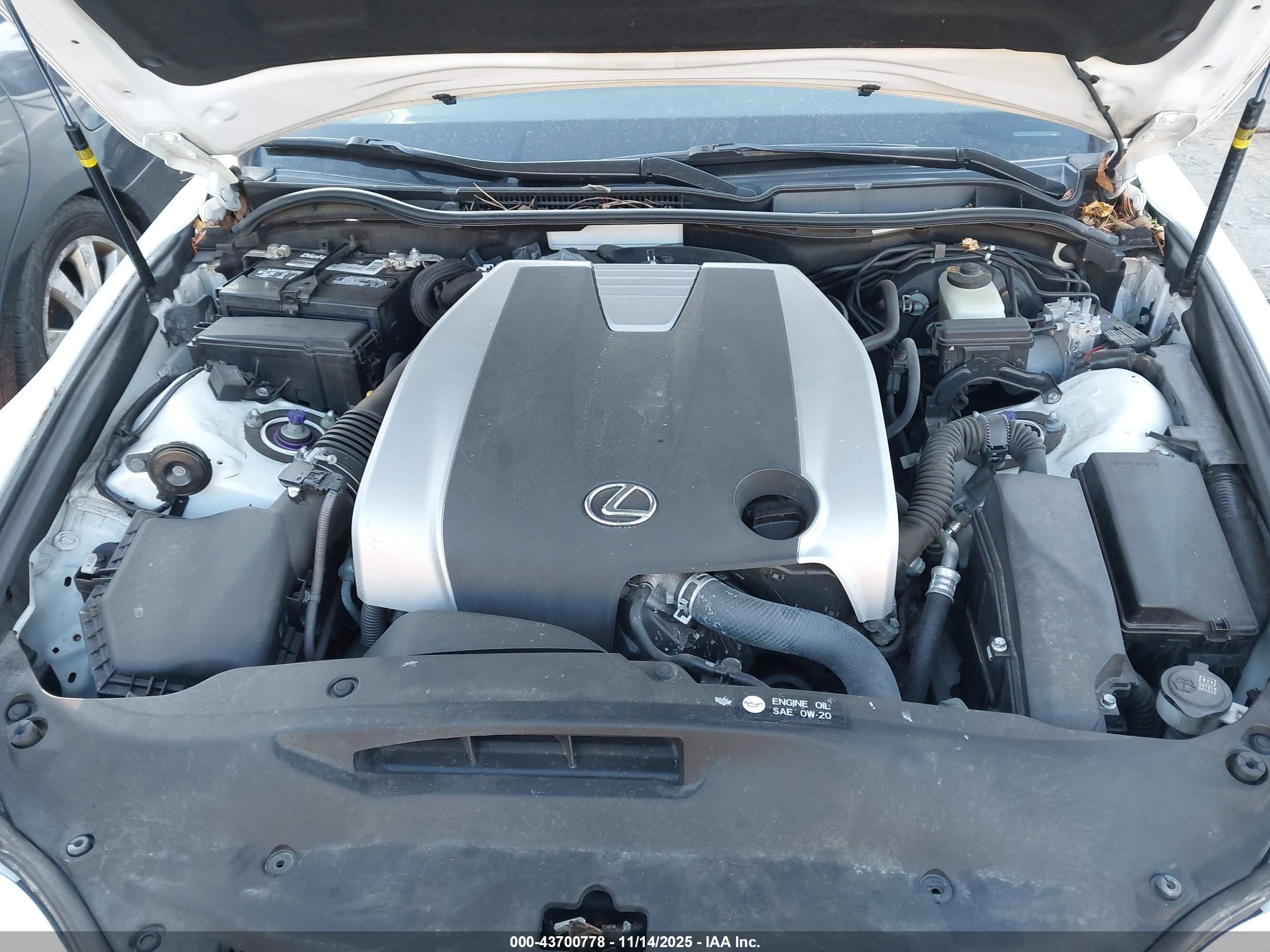 LEXUS IS image 10