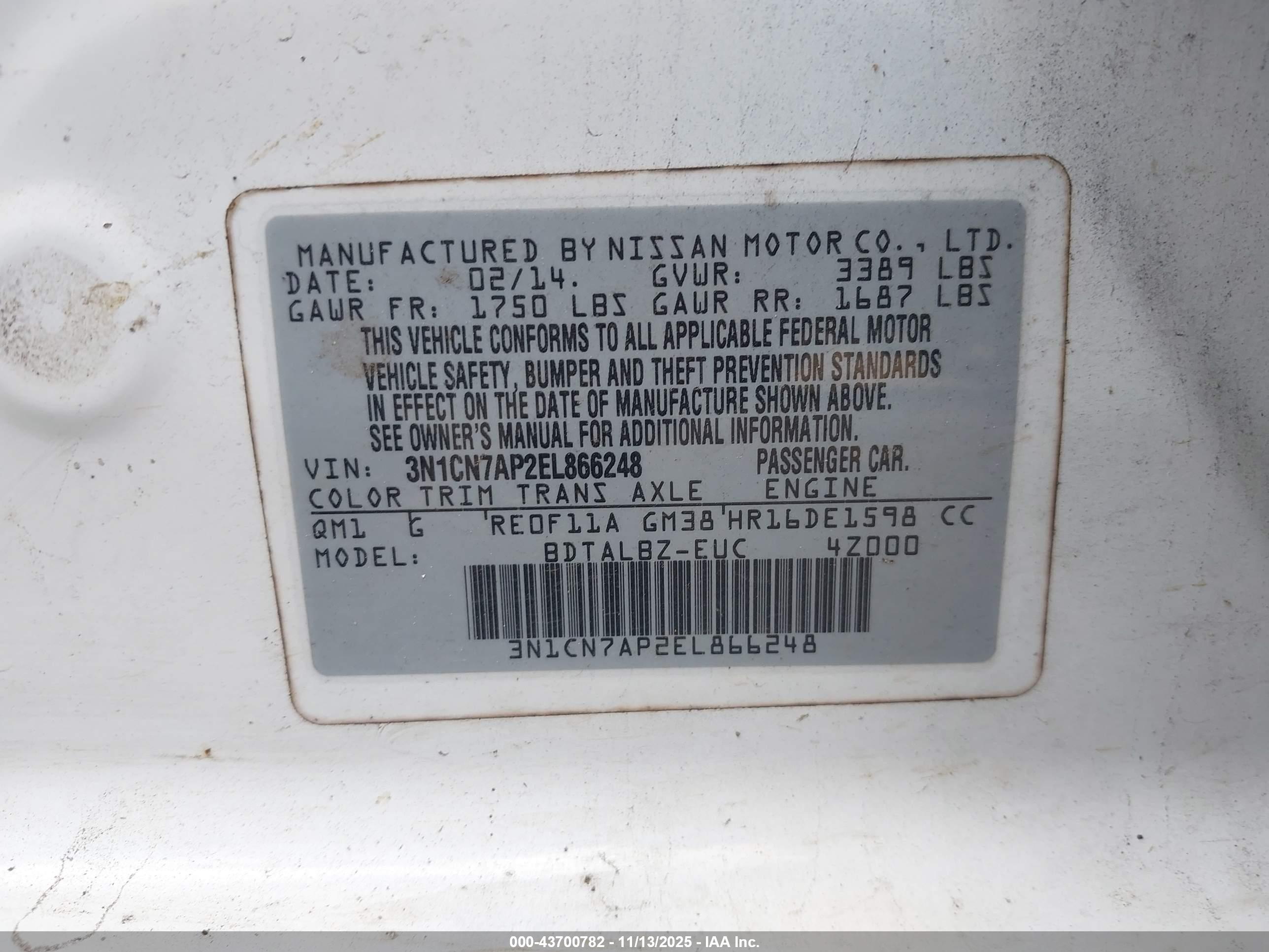 NISSAN VERSA image 9